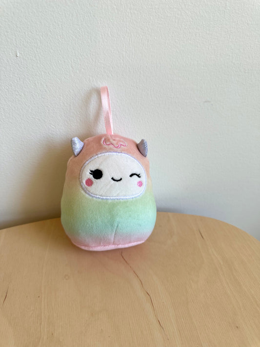 Squishmallow Yara the Yeti