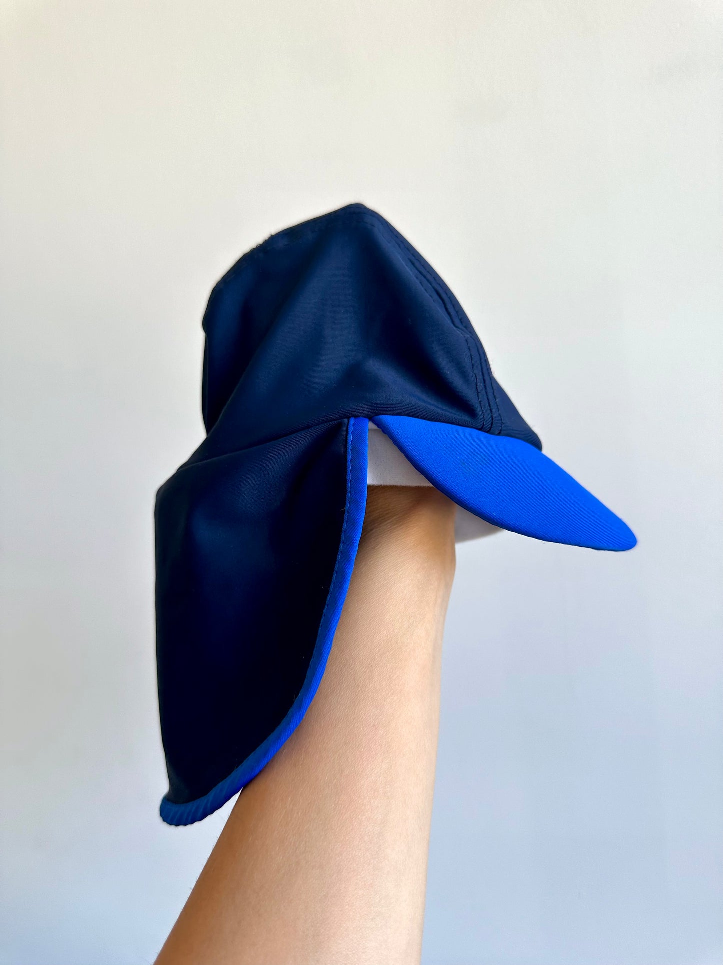 Sun Hat Black + Blue / 3-6m?