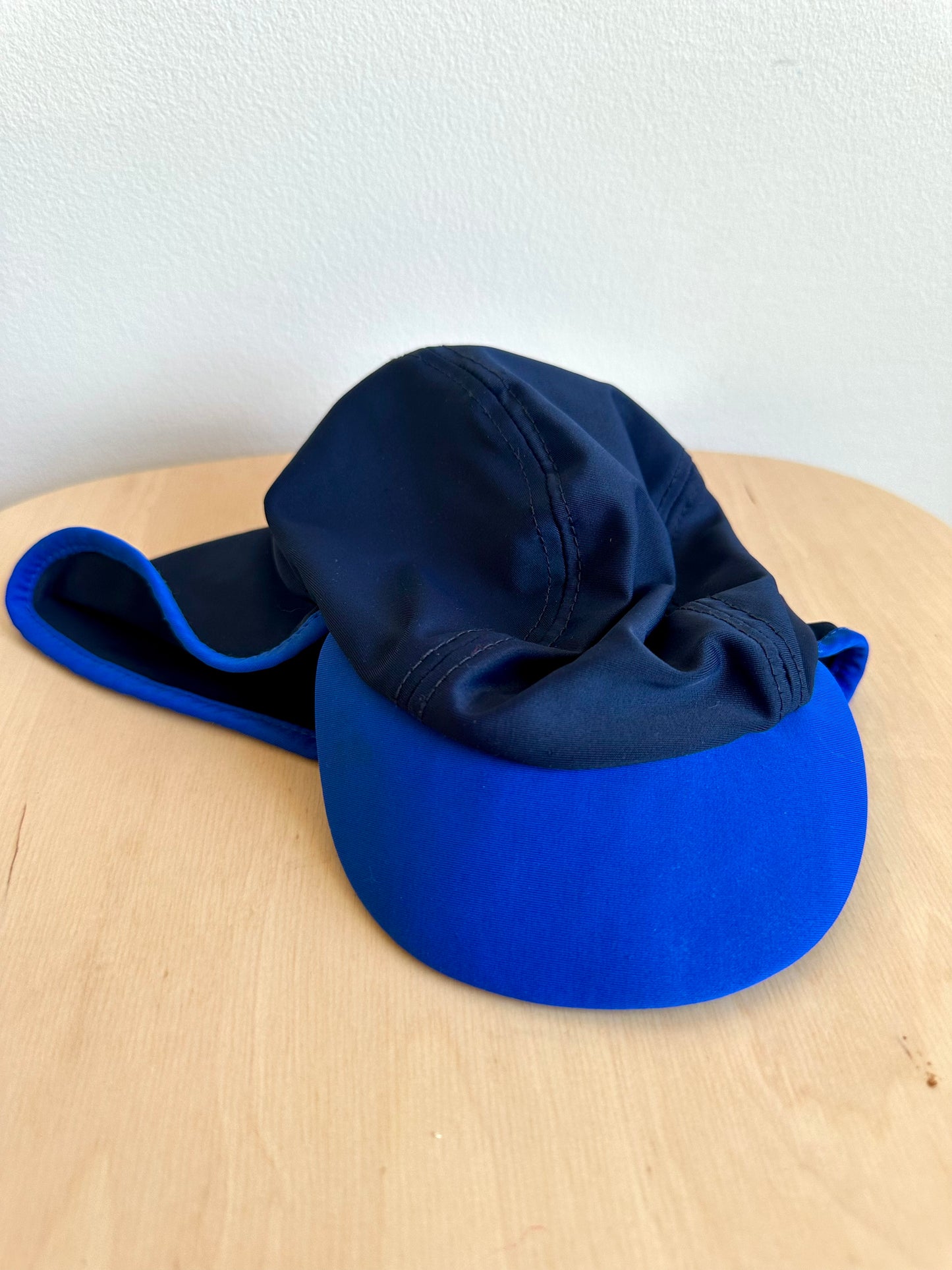 Sun Hat Black + Blue / 3-6m?