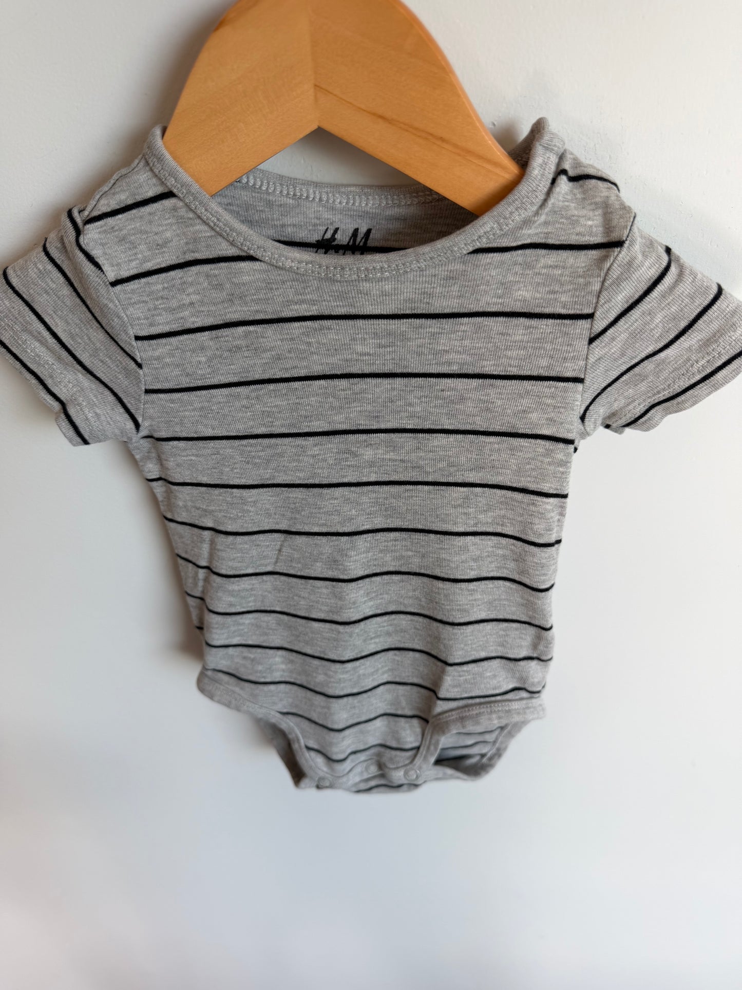 H&M Grey Striped Bodysuit / 4-6m