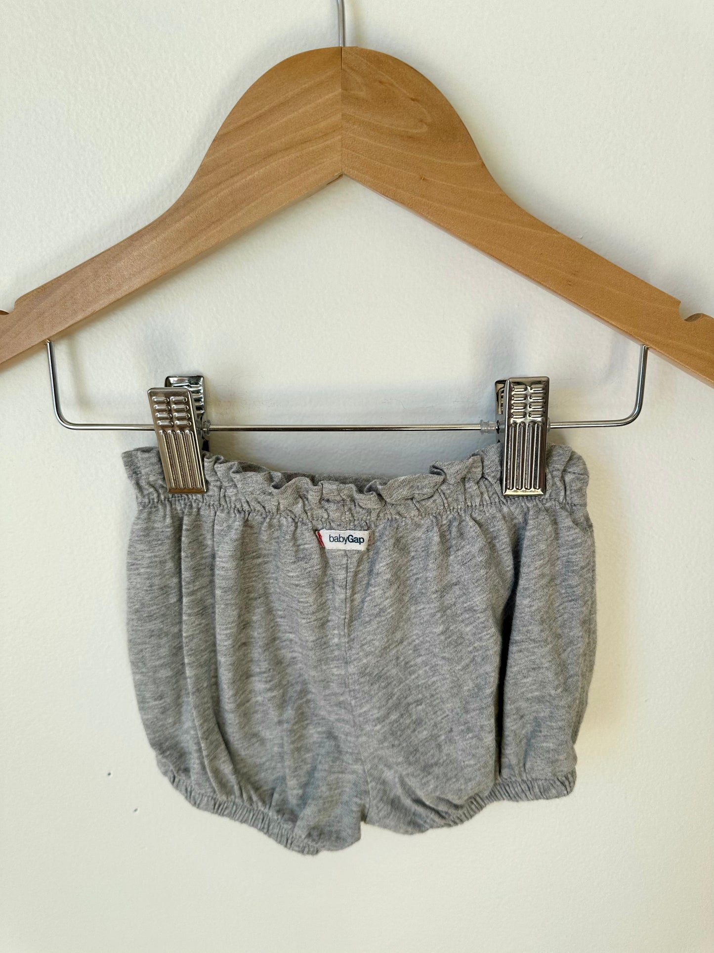 Grey Gap Bubble Shorts / 0-3m