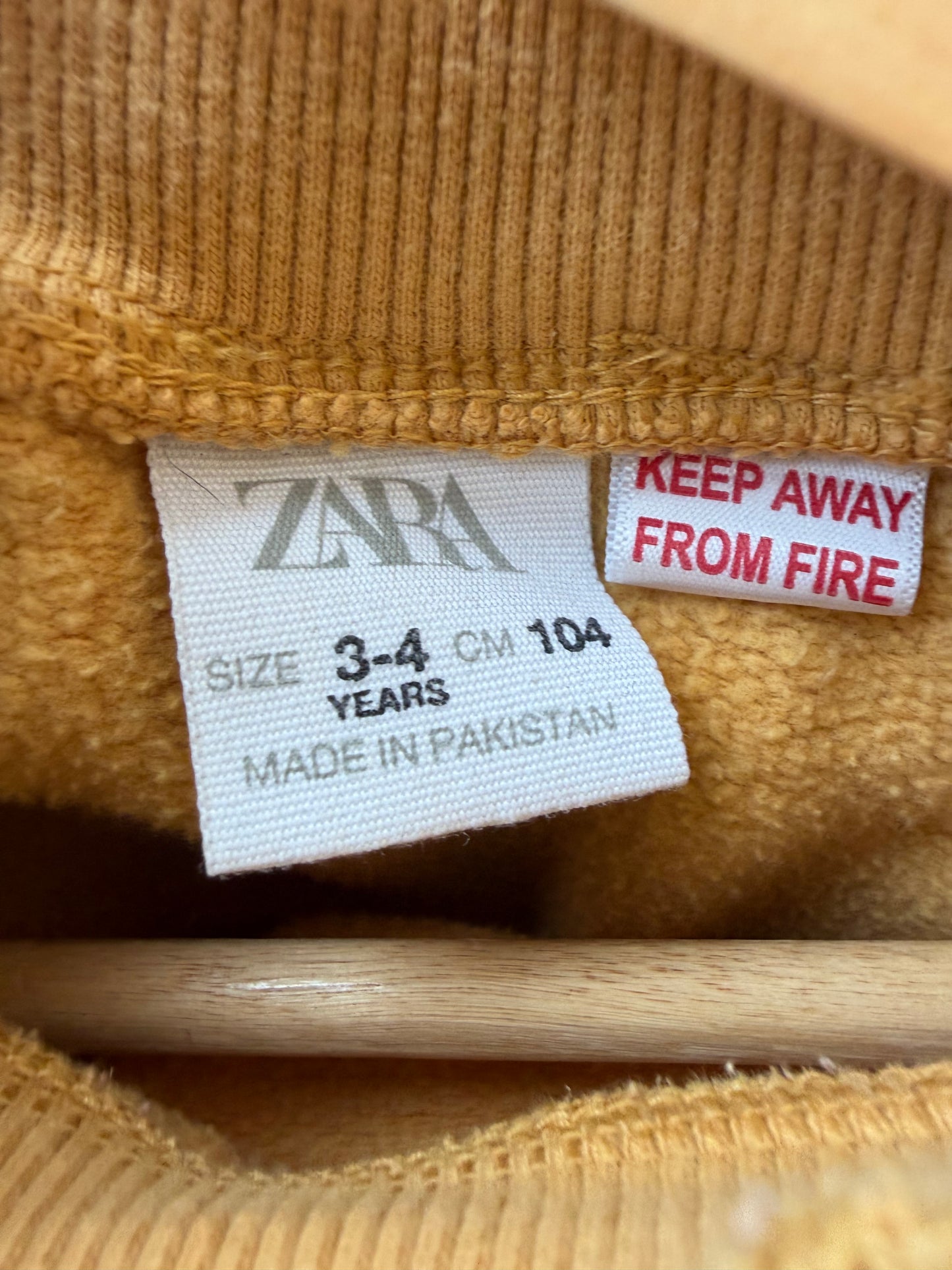 Zara Honey Crewneck / 3-4T