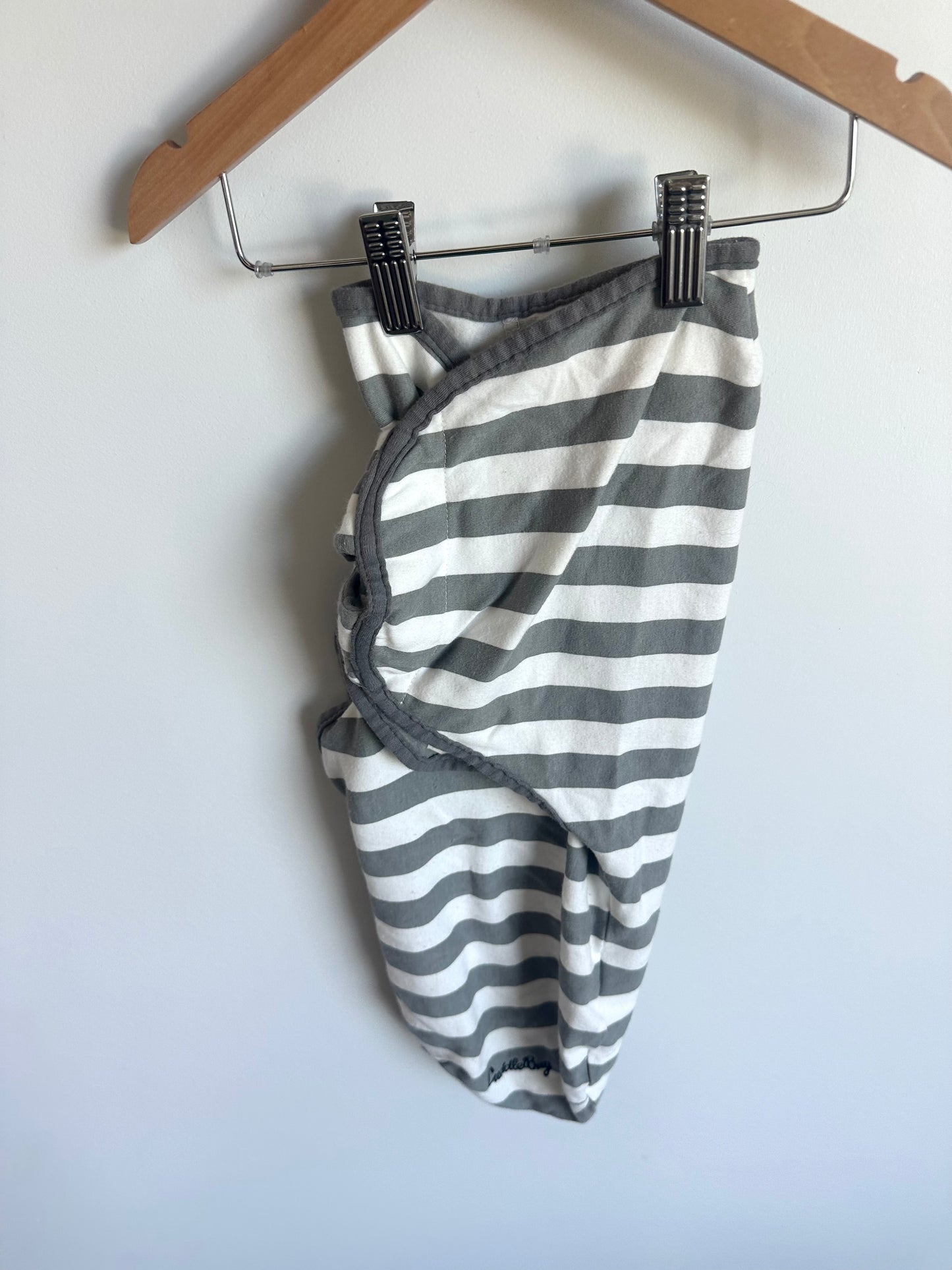 Set of 2 Grey Pattern Swaddles / 0-3m (7-14lbs)