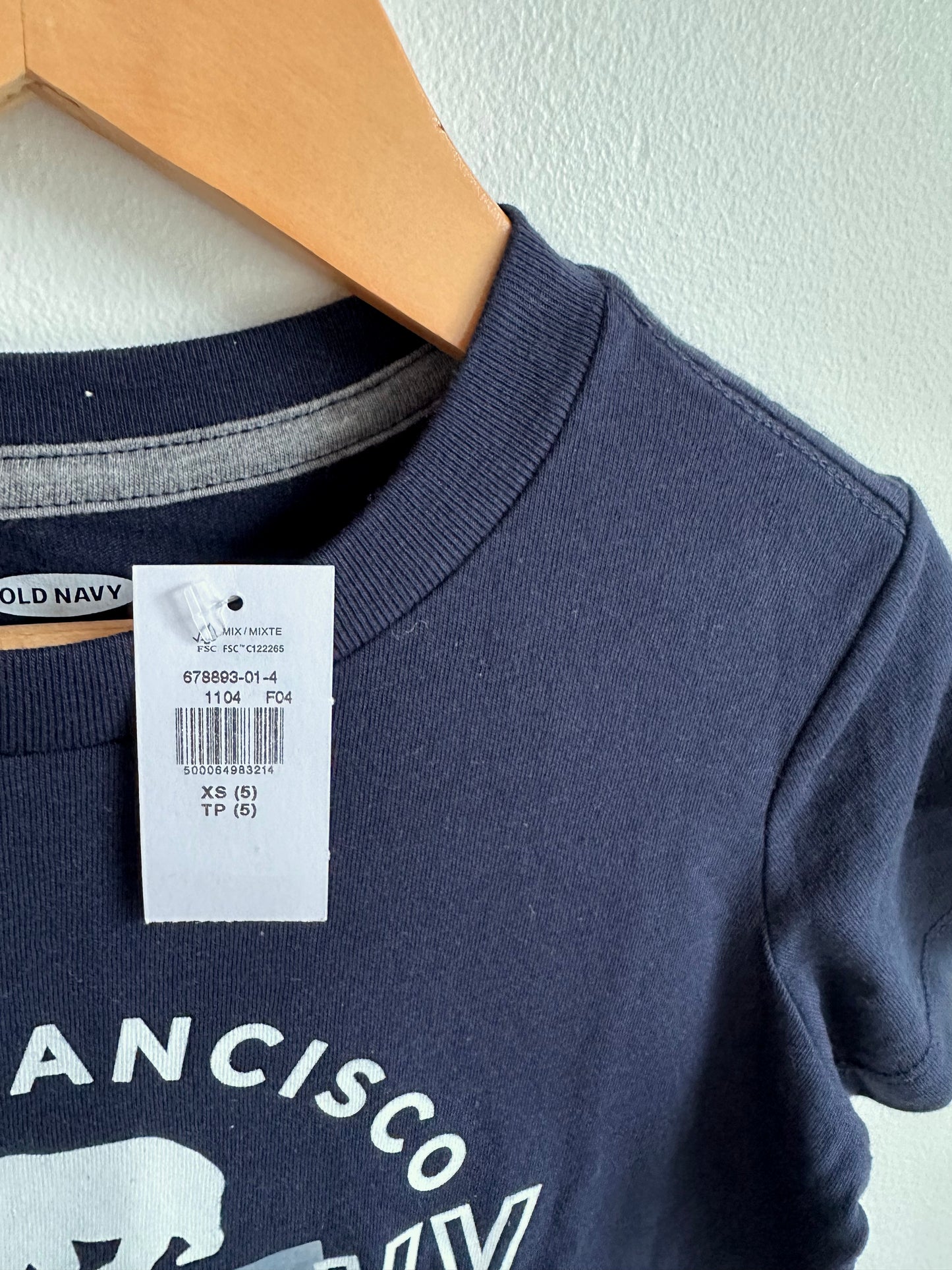 Old Navy T-shirt (With Tags) / 5 years