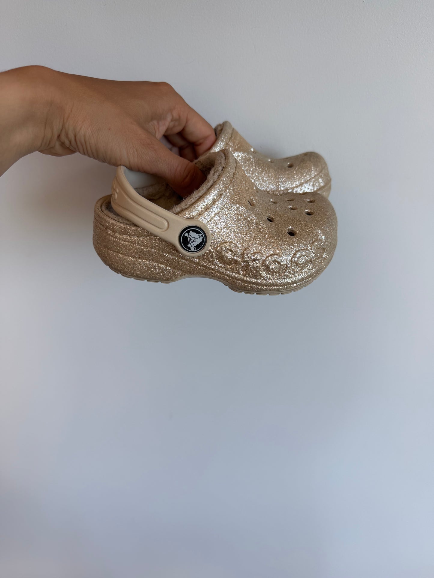 Gold Sparkle Lined Crocs / Size 7 Toddler