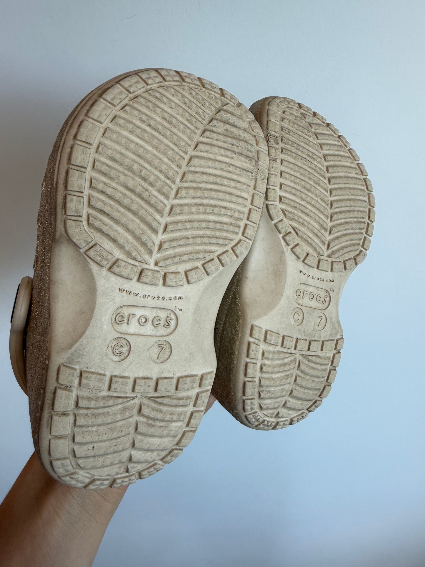 Gold Sparkle Lined Crocs / Size 7 Toddler