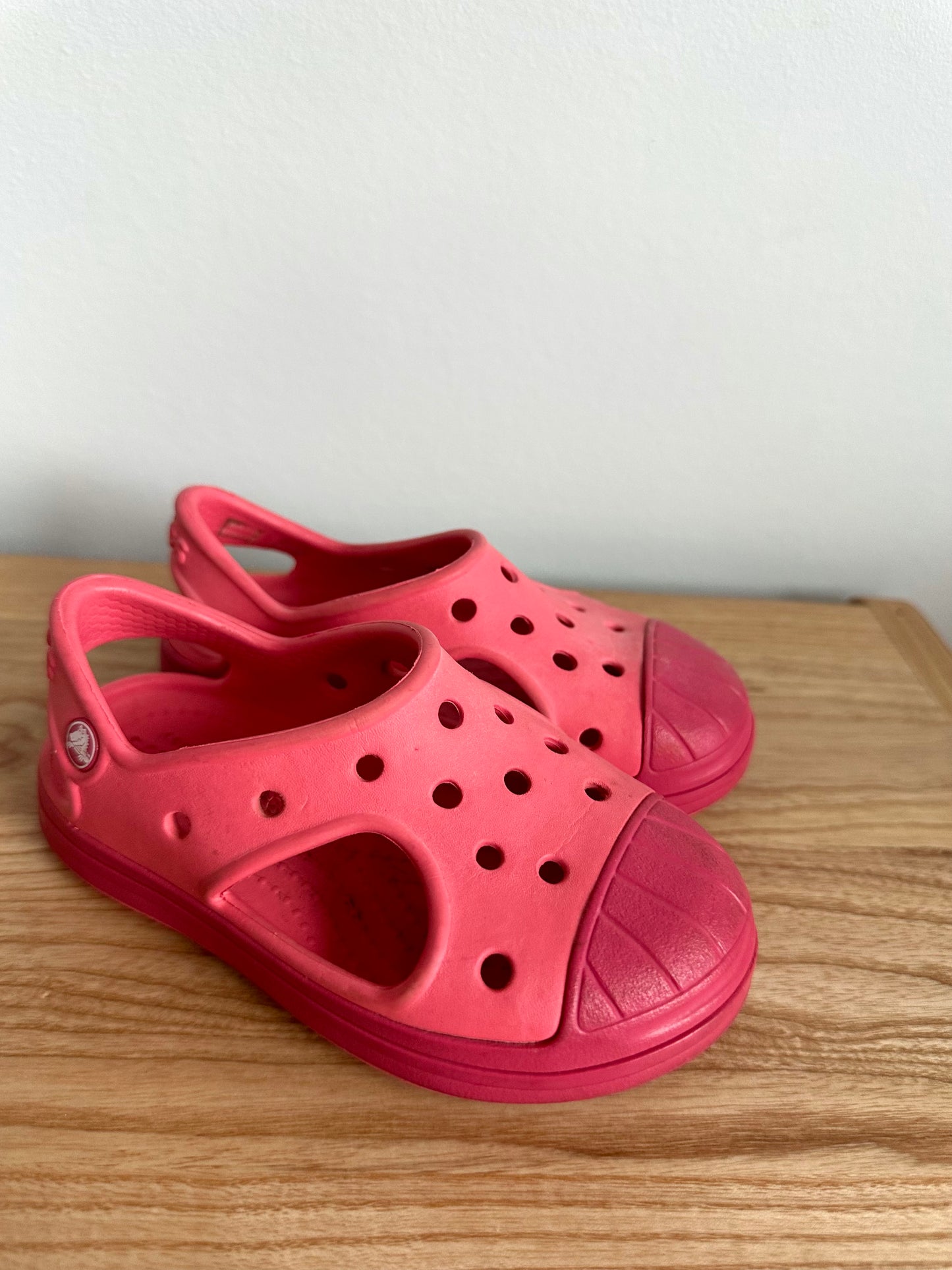 Crocs Coral Sandals / Size 7 Toddler