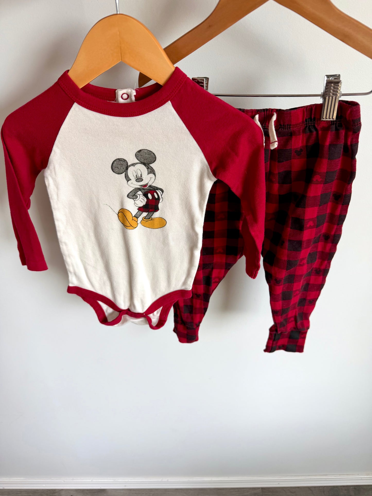 Red Long Sleeve Mickey Mouse Bodysuit + Pants Set / 12-18m