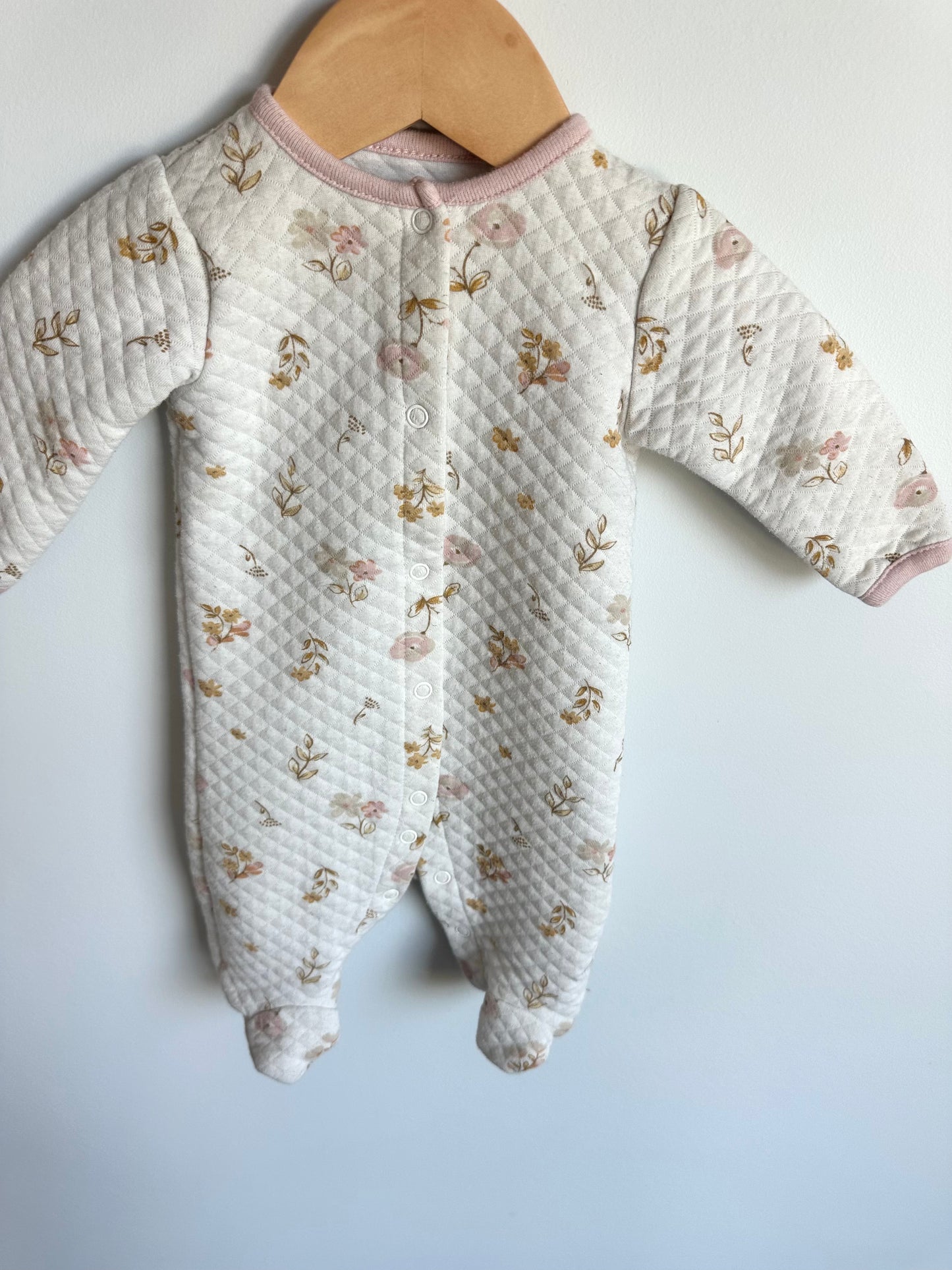 White Floral Snap Sleeper / 0-3m