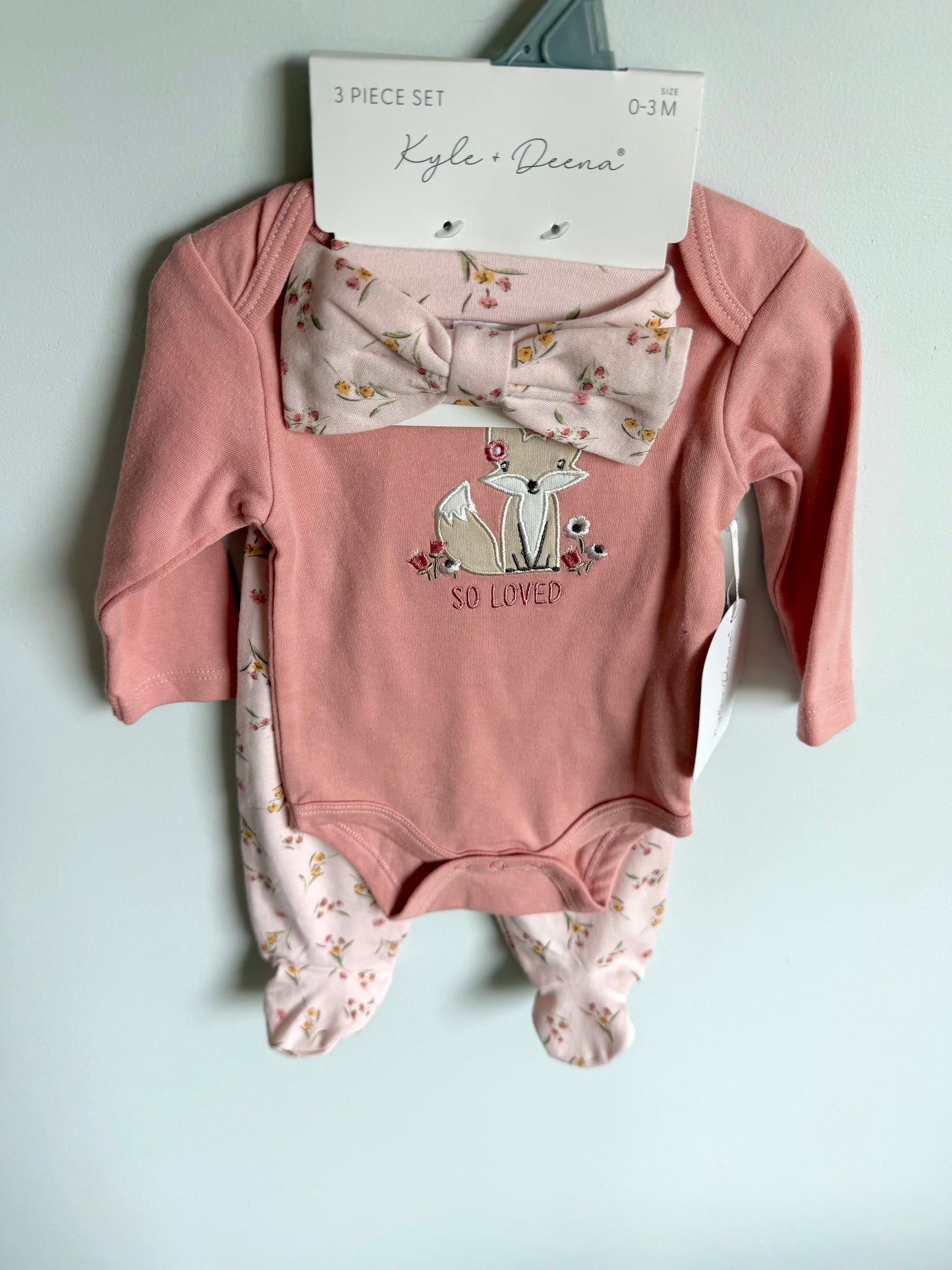 3 Piece So Loved Fox Bodysuit, Pants and Headband Set (With Tags) / 0-3m