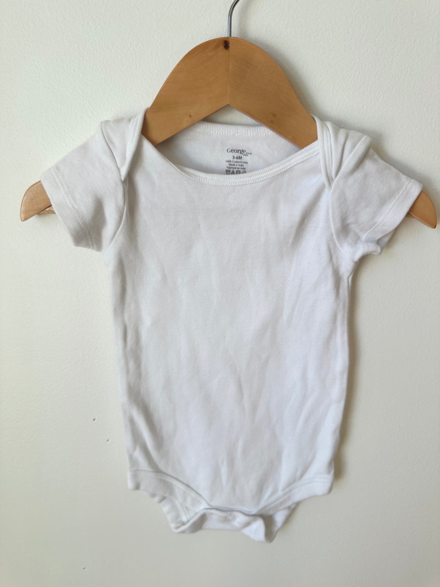 White Bodysuit / 3-6m