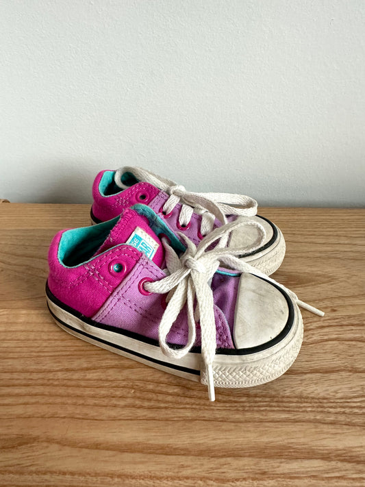 Converse Pink Shoes / Size 4 Toddler