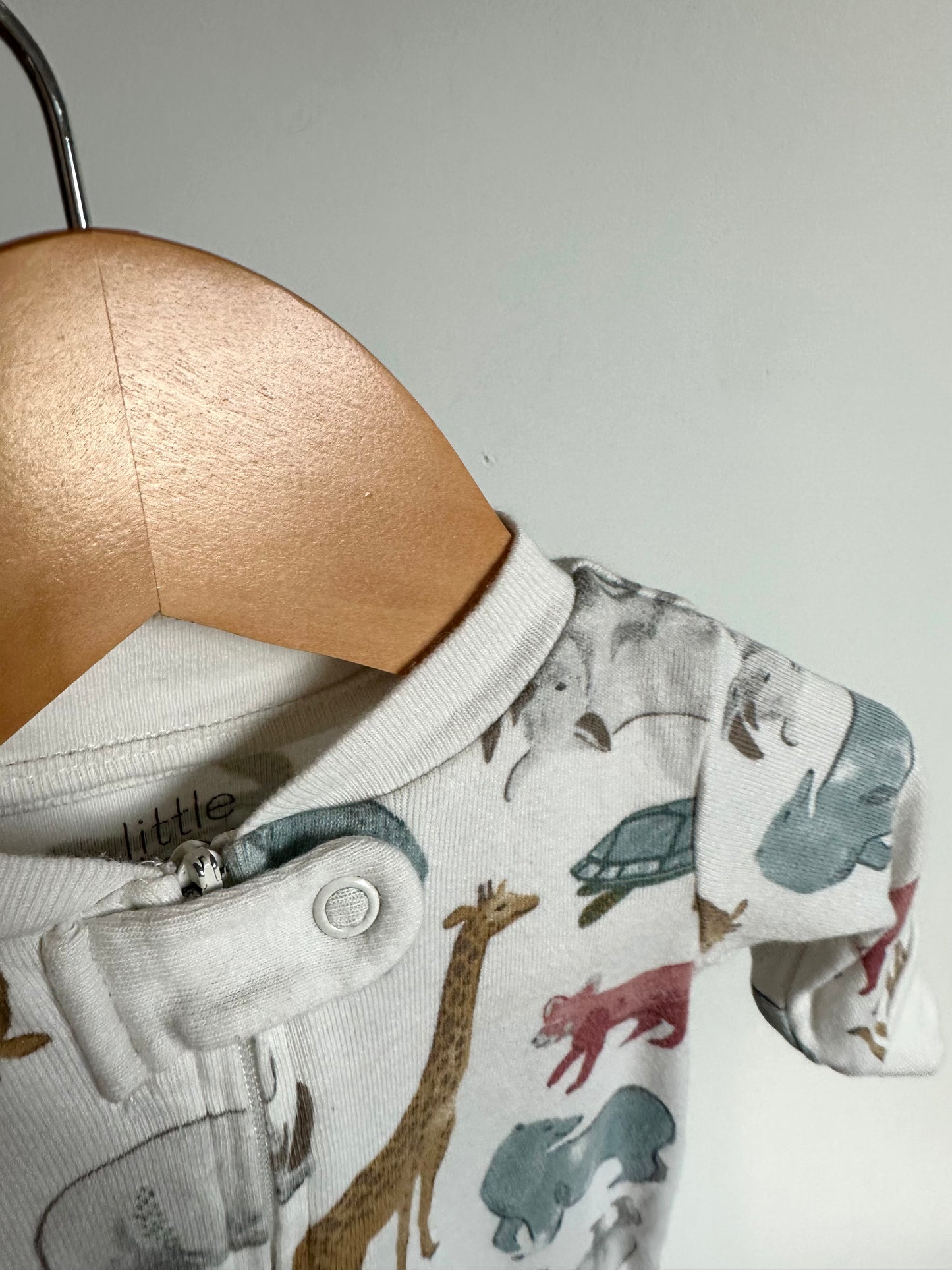 Organic White Animals Zip Sleeper / 3m