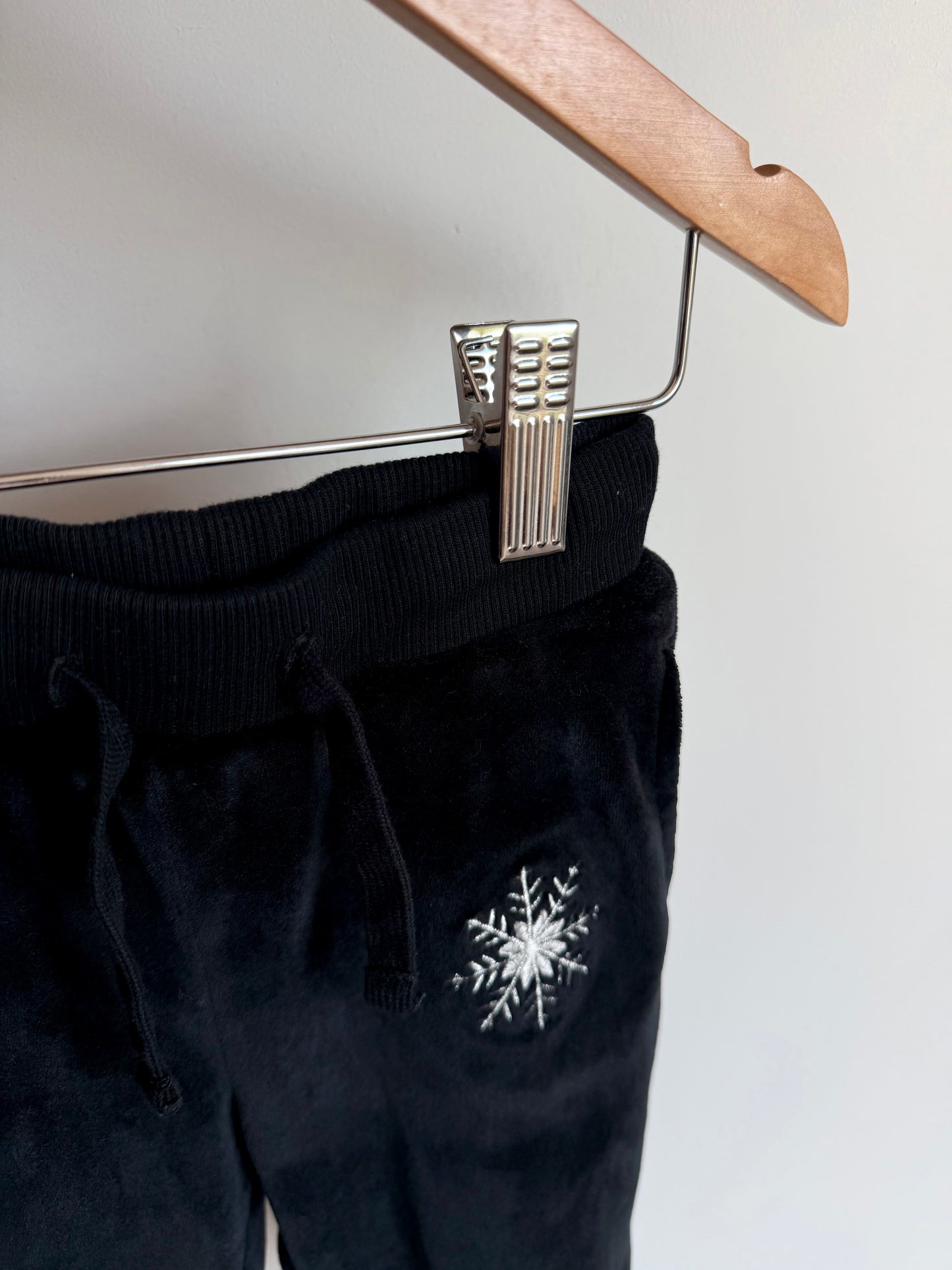 Snowflake Black Velour Pants / 24m