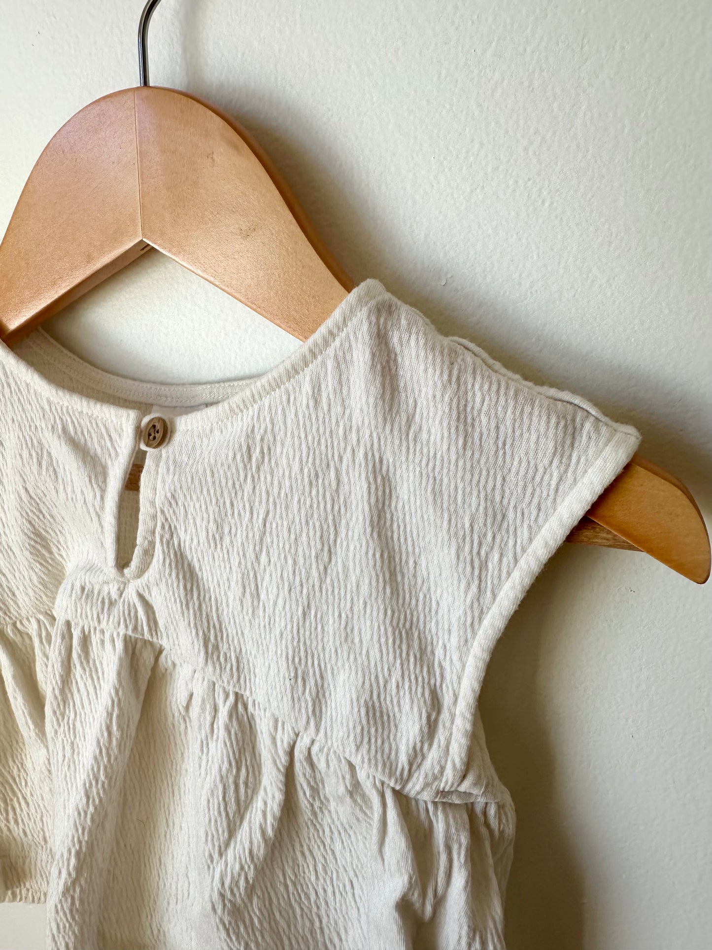 Cream Flowy Tee / 6m