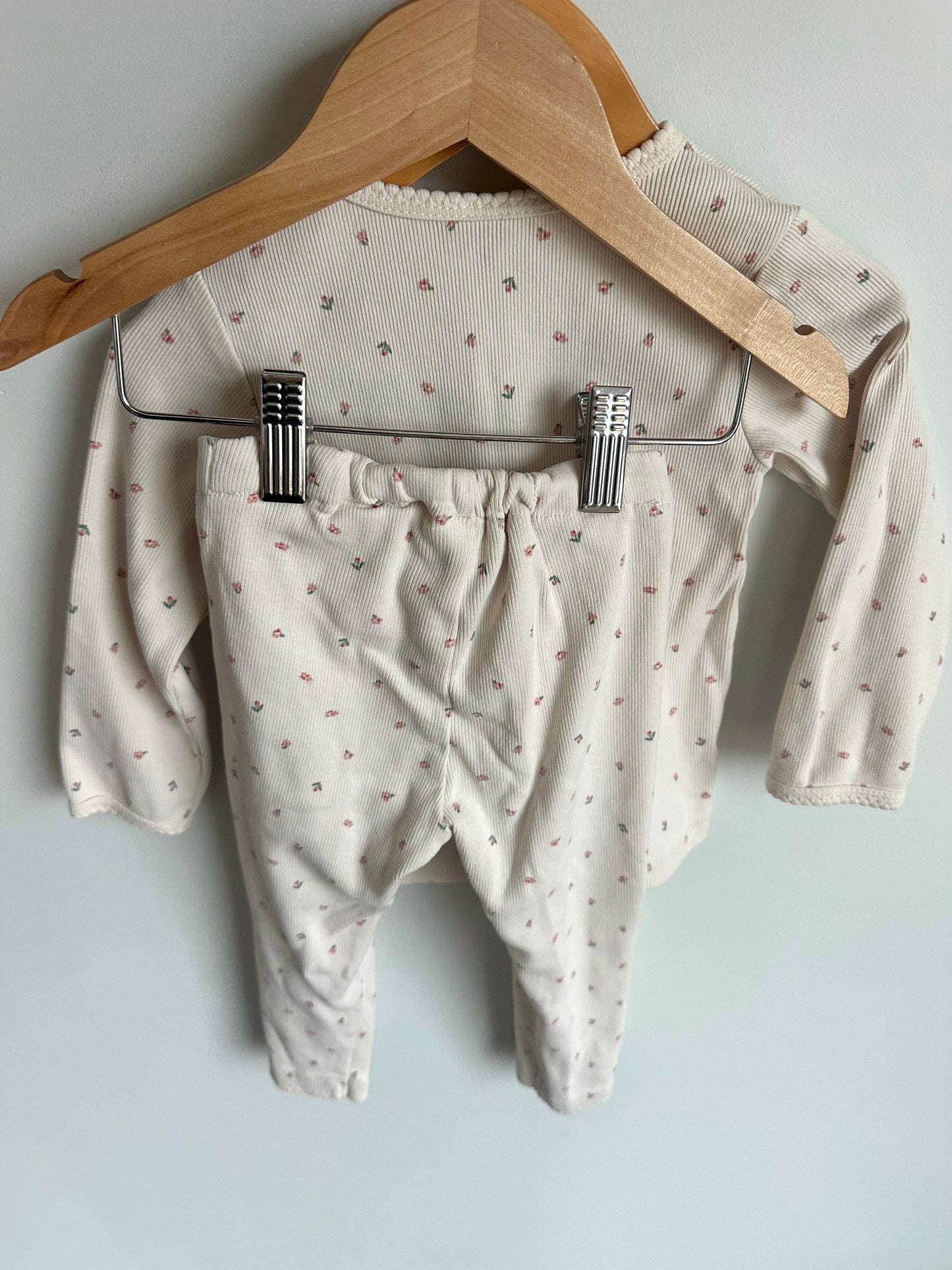 Floral White Scalloped Neck Set (PLAY) / 18-24m