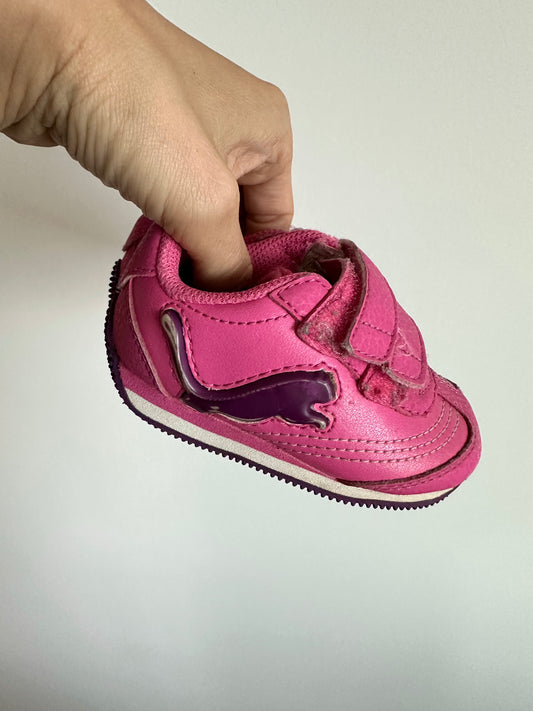 Pink Puma Velcro Light Up Sneakers / Size 4 Toddler