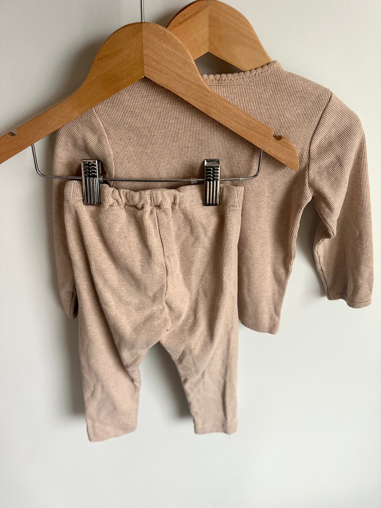 H&M Ribbed Top + Pants Set (PLAY) / 18-24m