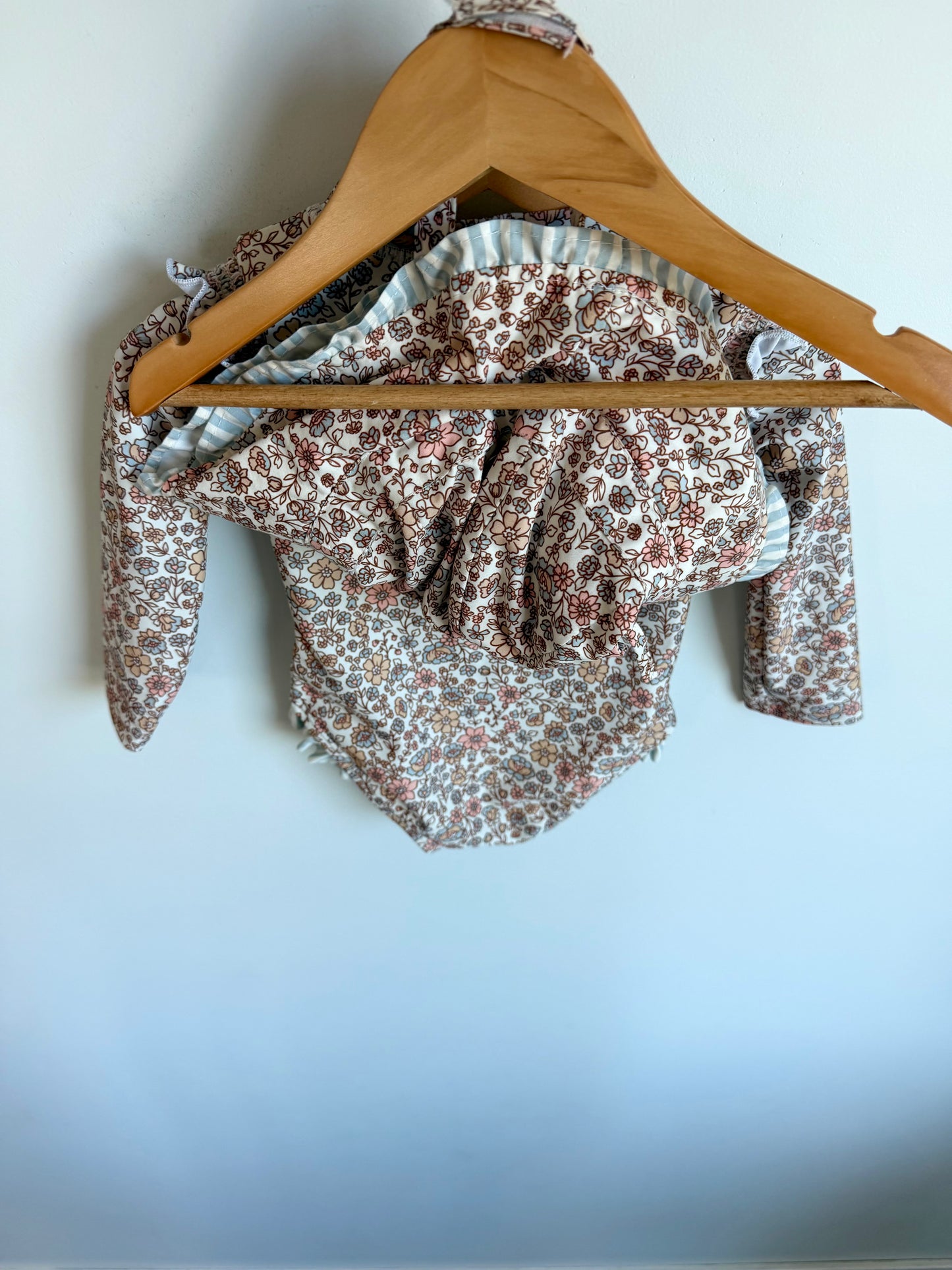 Tommy Bahama Floral Hat + Swimsuit / 18m