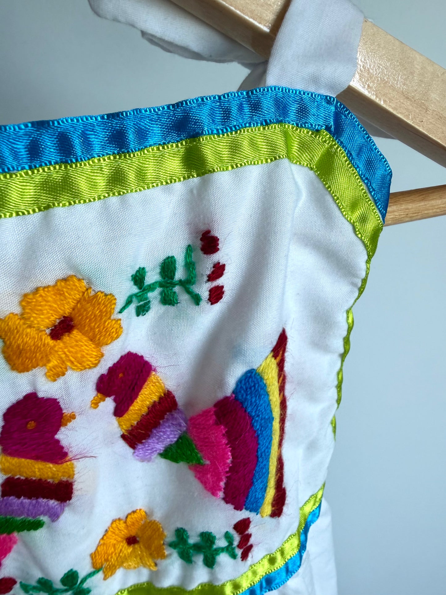 Embroidery White Bird Dress / 12-18m?