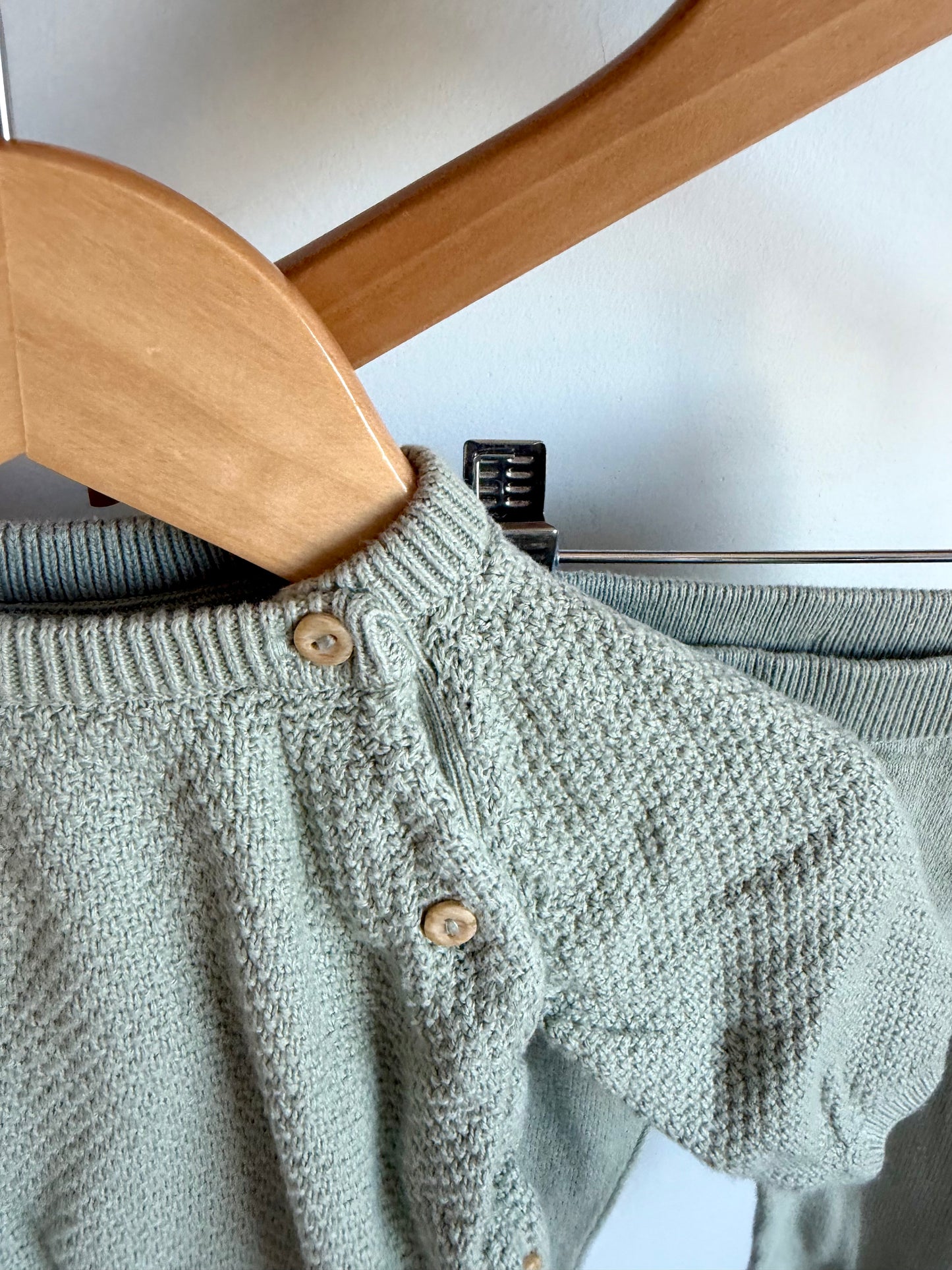 H&M Pistachio Sweater + Pants Set / 1-2m