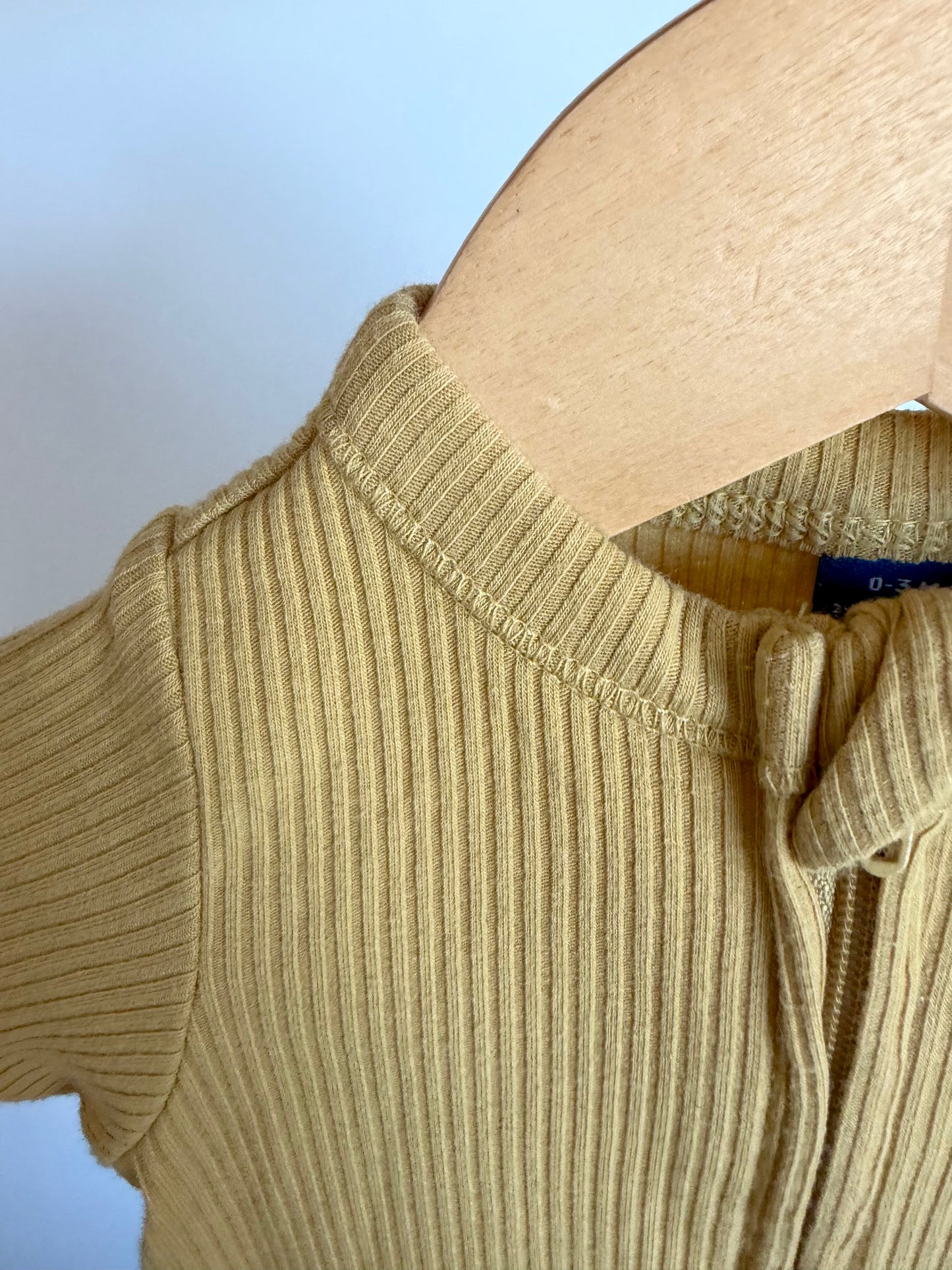 Mustard Ribbed Sleeper / 0-3m