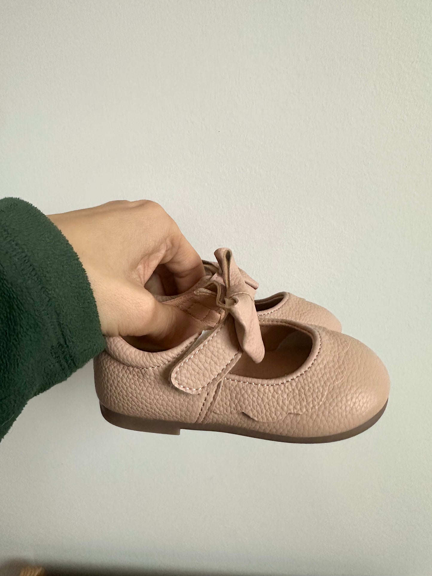 Blush Bow Shoes / Size 6 Toddler