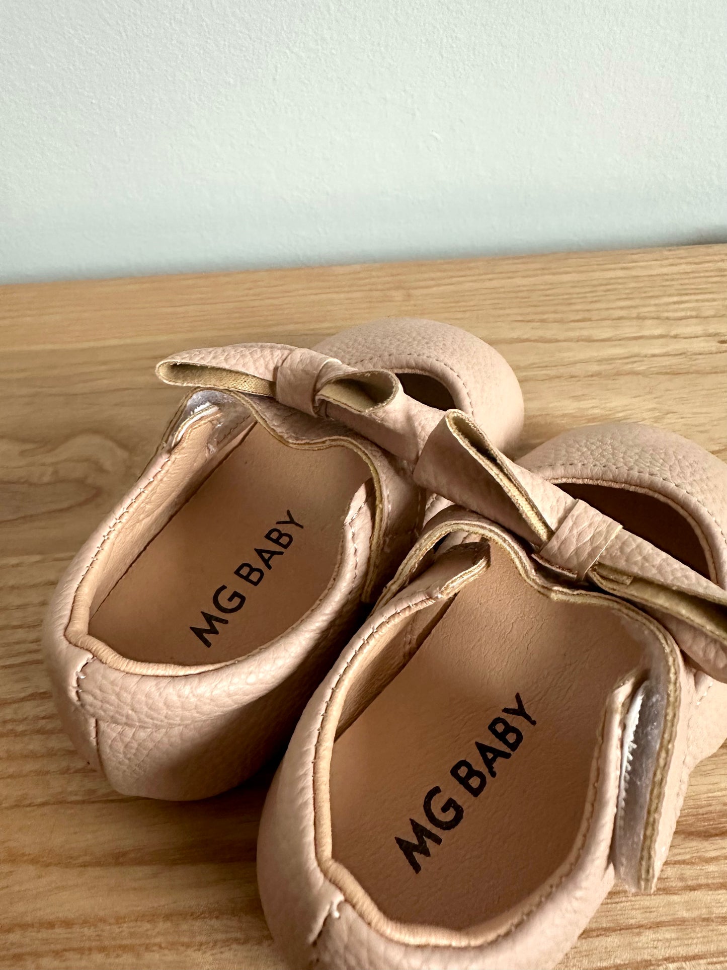 Blush Bow Shoes / Size 6 Toddler