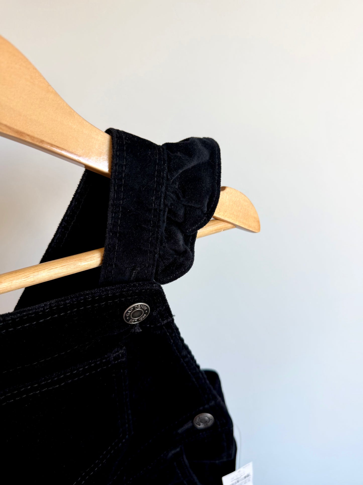 Black Ruffle Strap Overalls (With tags) / 18-24m