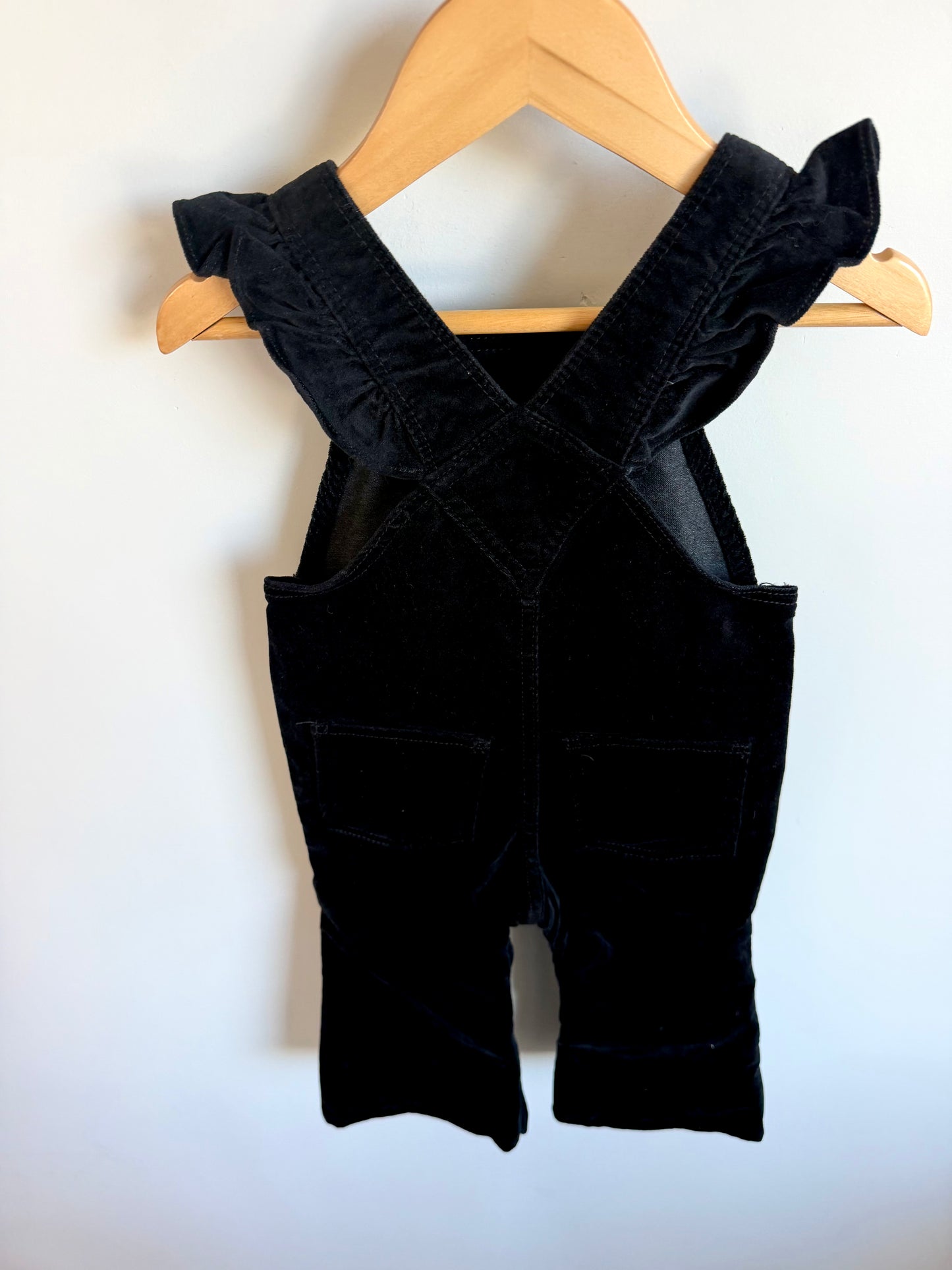 Black Ruffle Strap Overalls (With tags) / 18-24m