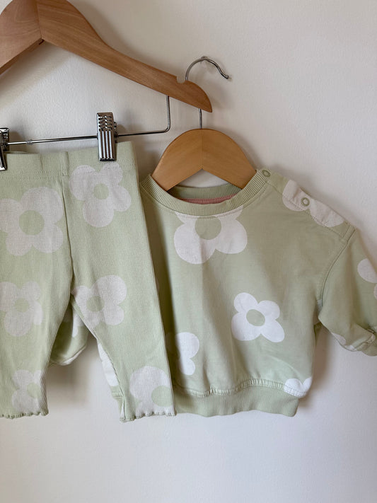 Green Floral Two piece Sweater + Leggings Set / 3-6m