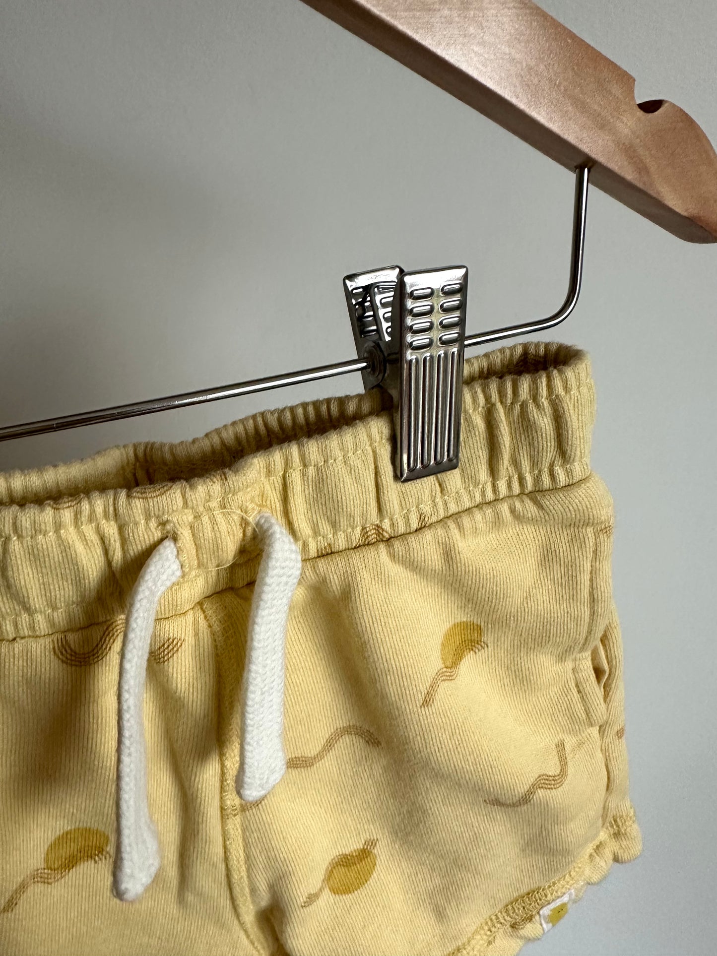 Organic Yellow Patterned Shorts / 18-24m