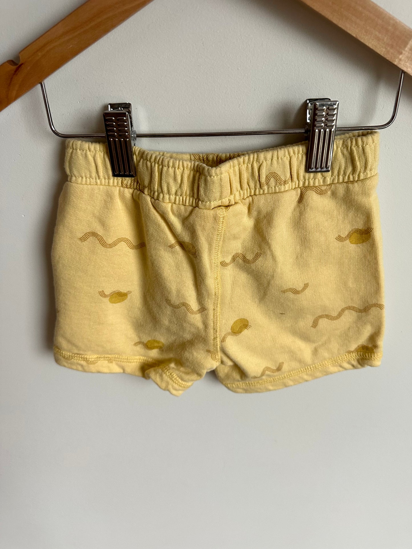 Organic Yellow Patterned Shorts / 18-24m