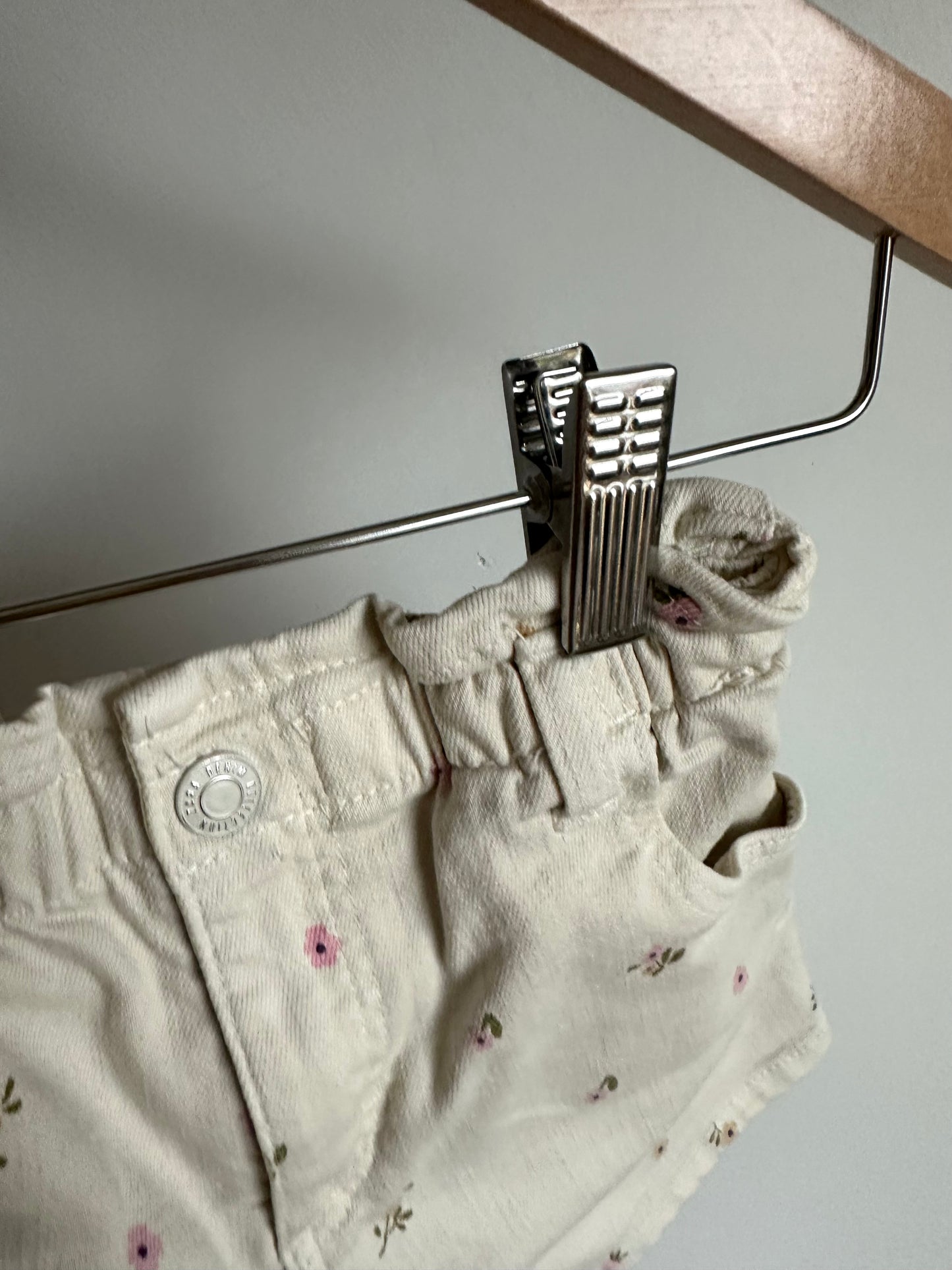 Zara Stretch Jean Floral Shorts / 5 years