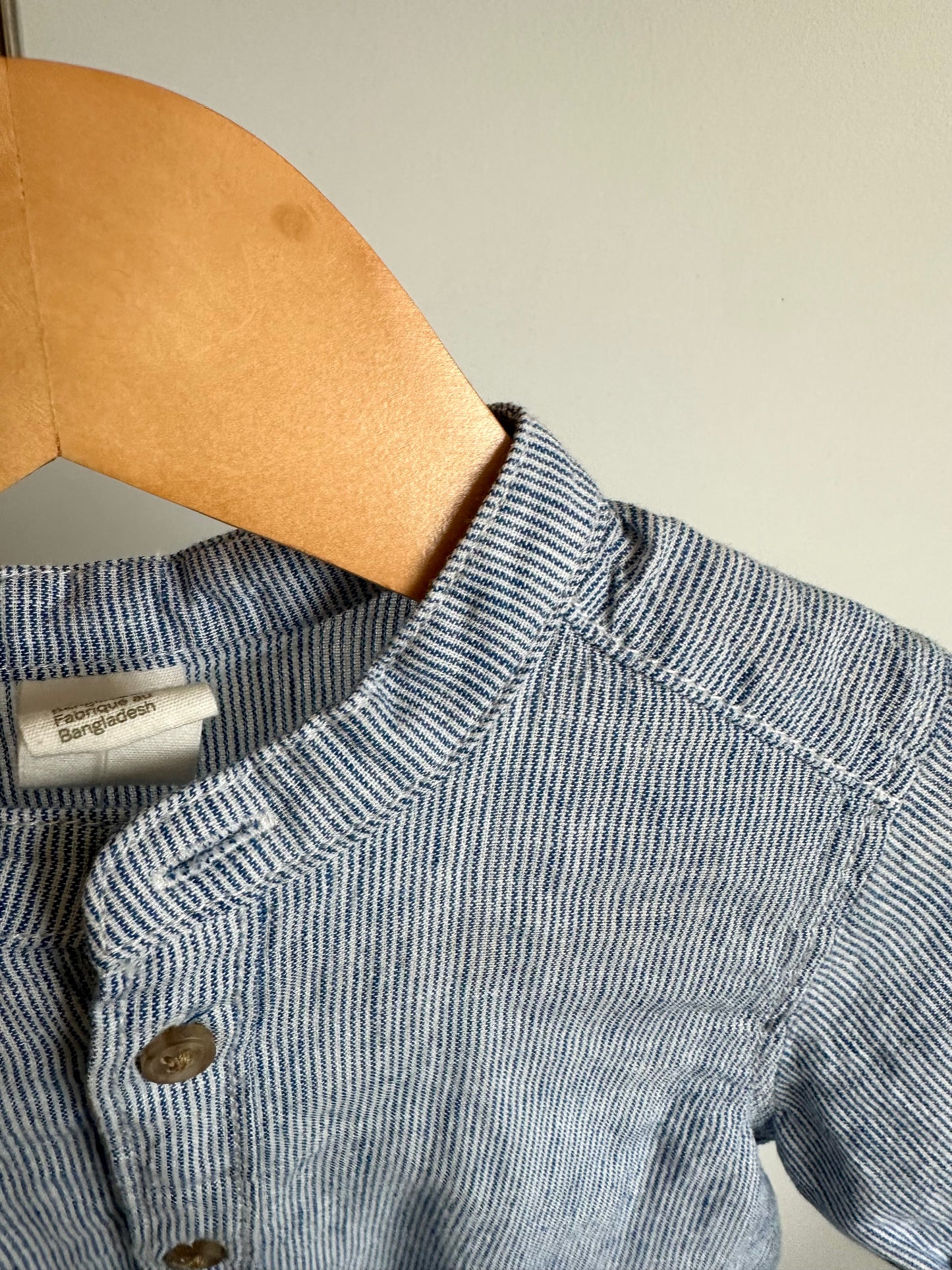 Blue + White Button Up Top / 12-18m