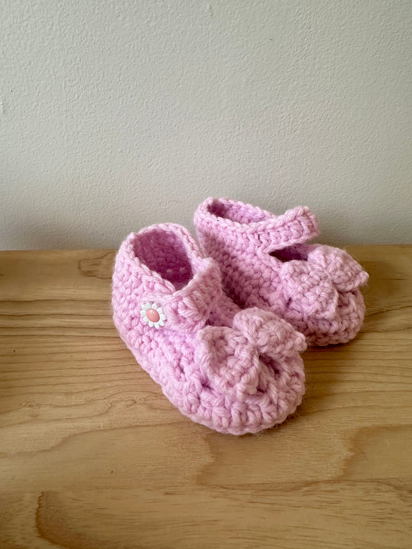 Pink Knit Slippers with Bow / 6-12m