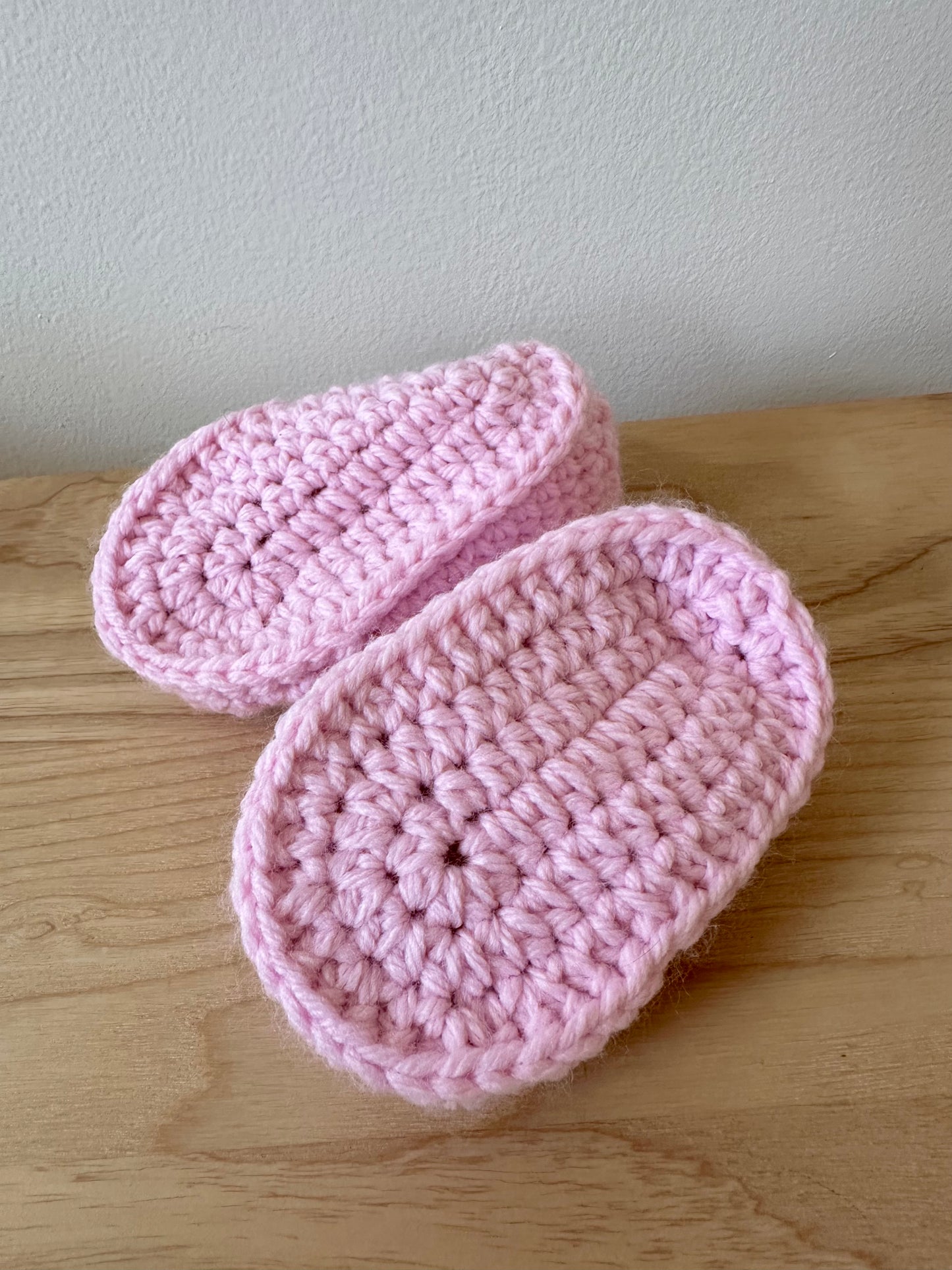 Pink Knit Slippers with Bow / 6-12m