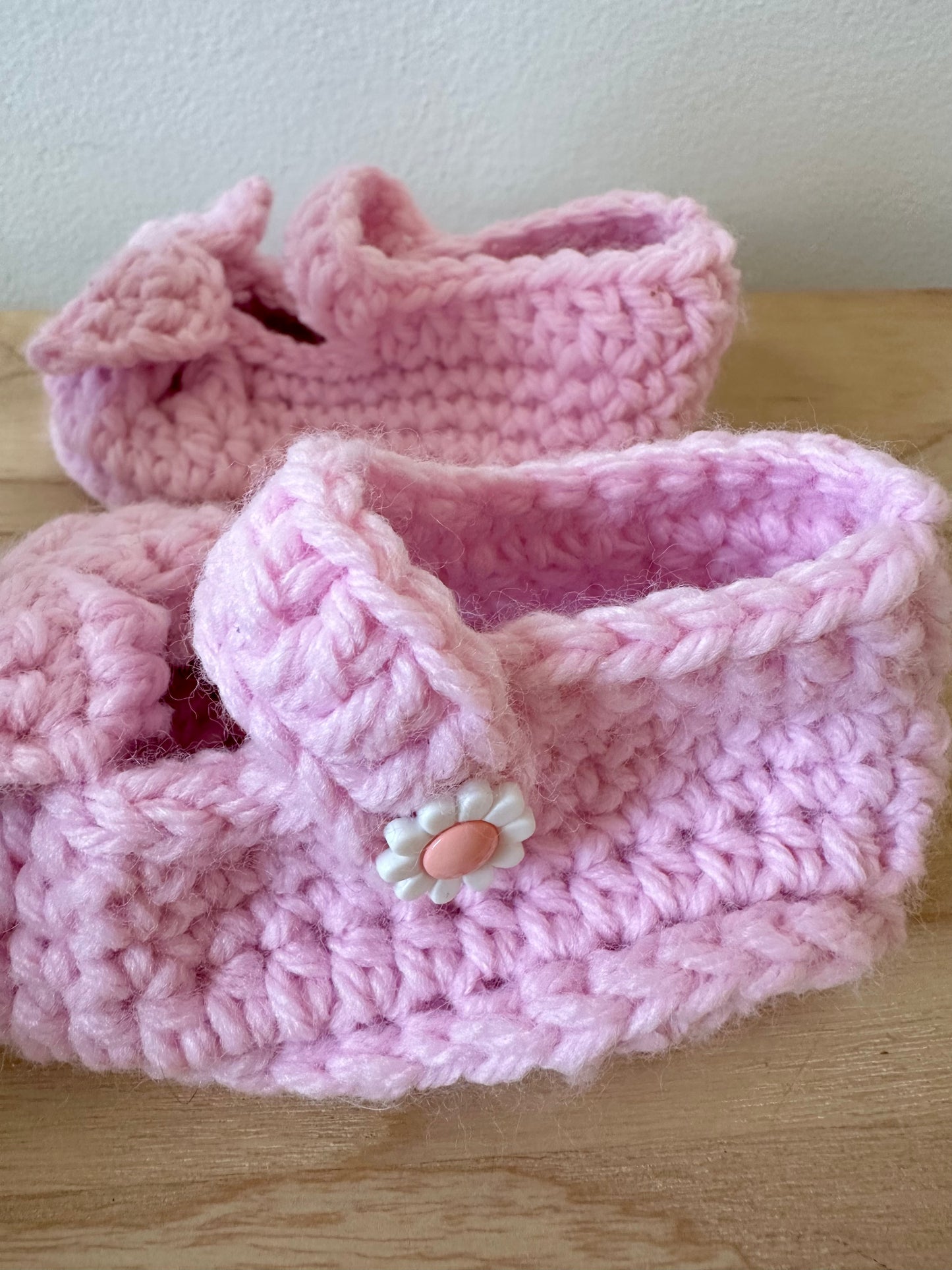 Pink Knit Slippers with Bow / 6-12m