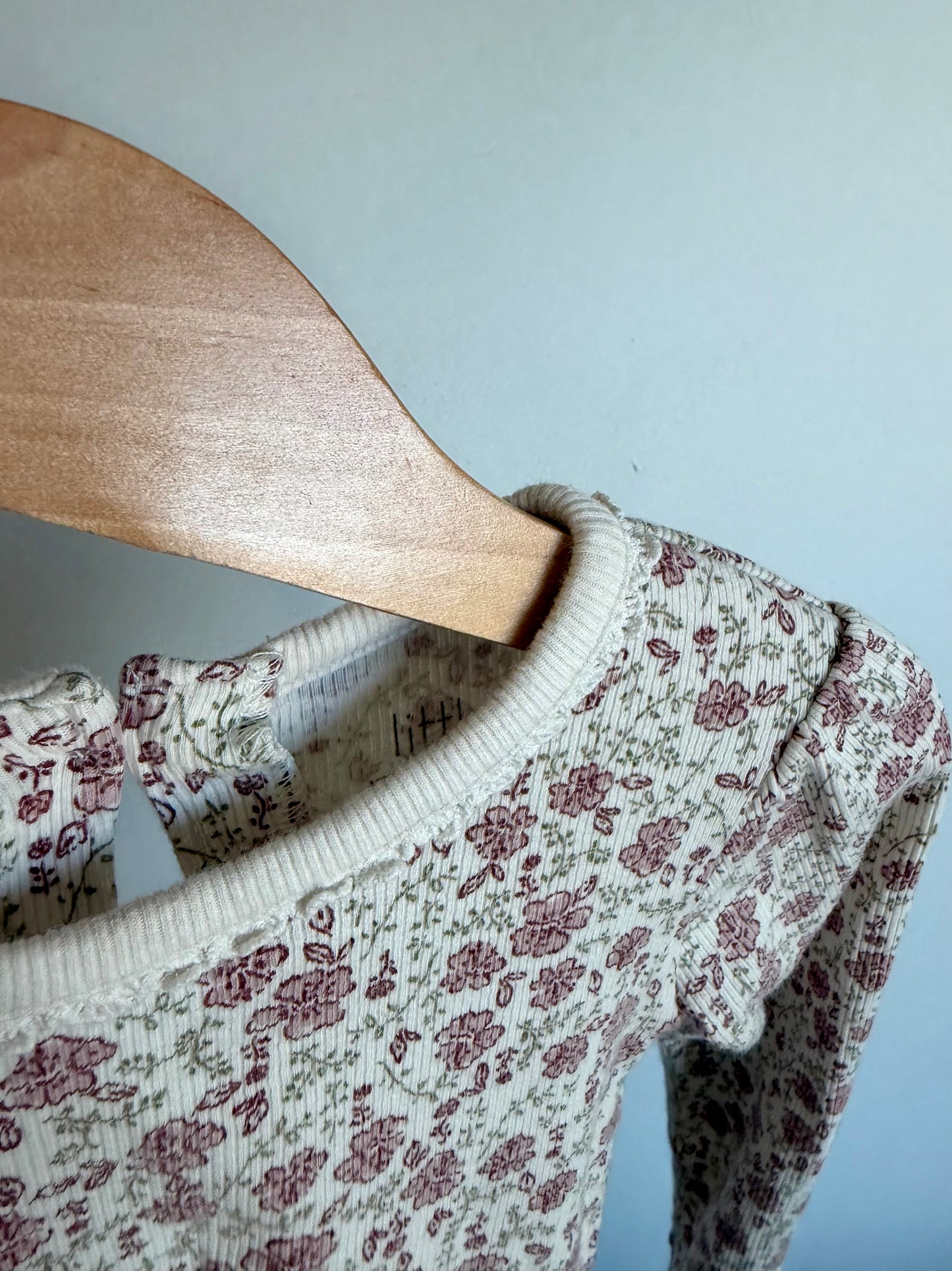 Floral Lace Neck Line Top / 24m