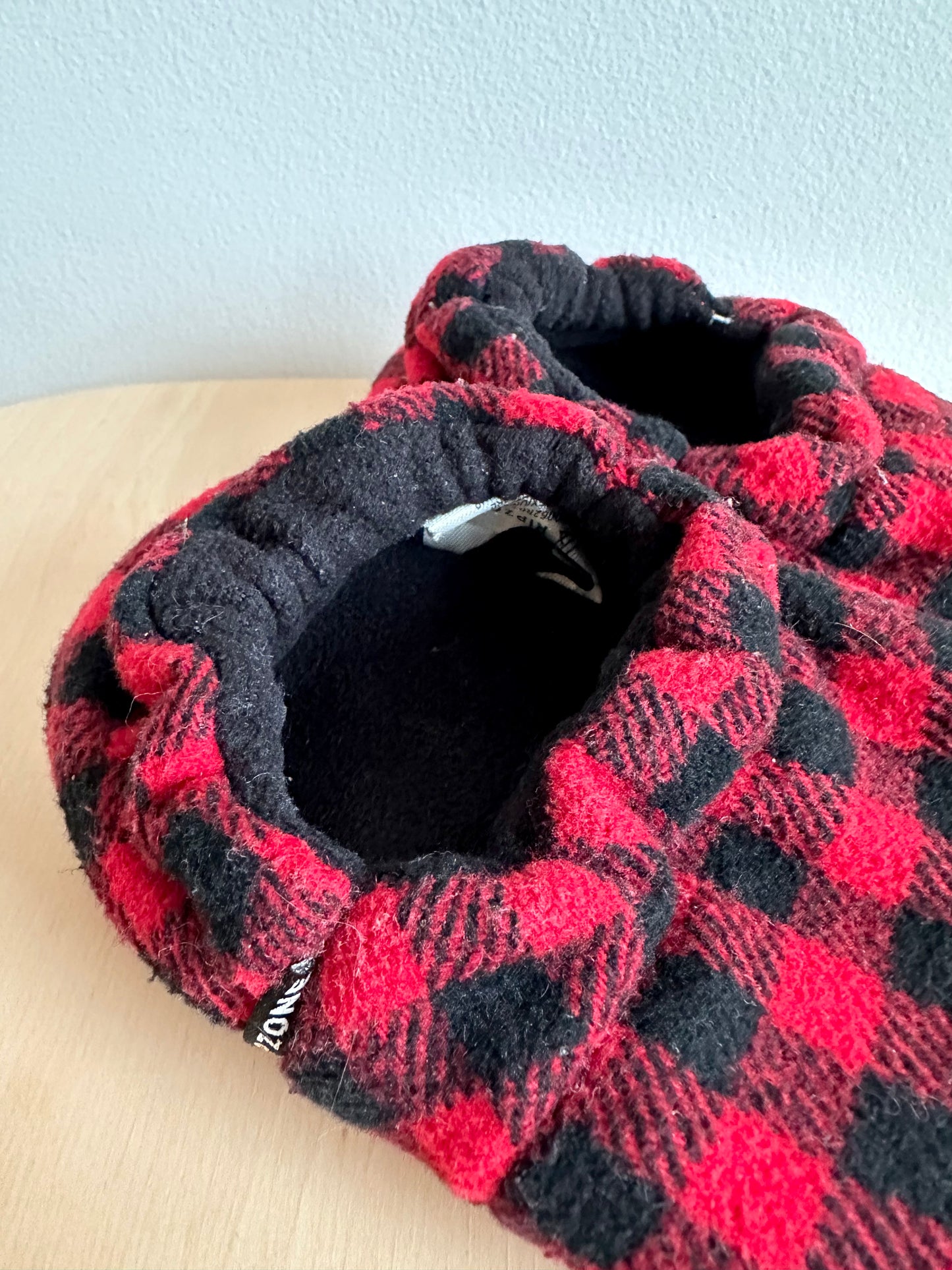 Buffalo Plaid Slippers / Size 8 Toddler