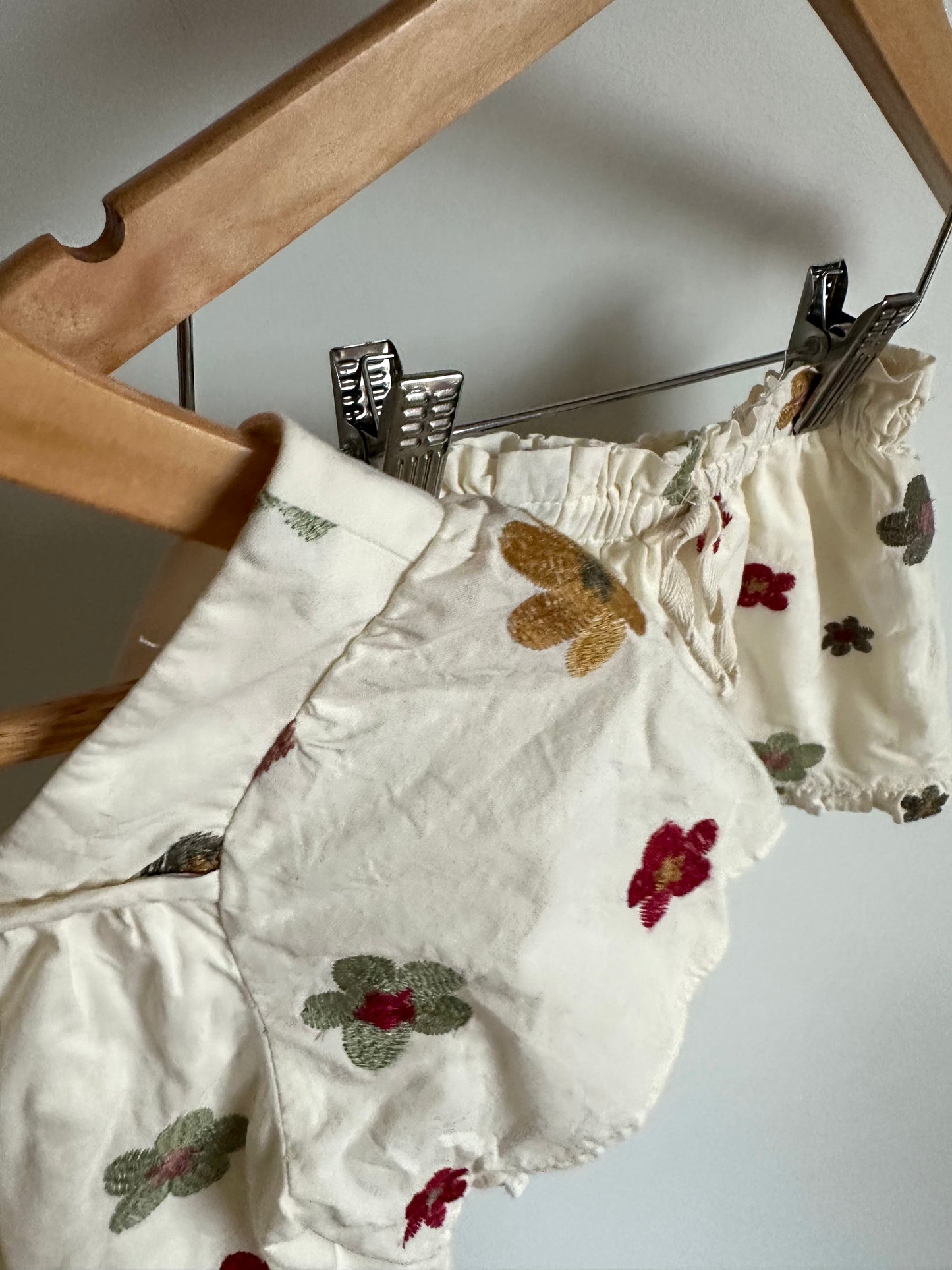 Zara Embroidered Flower Top + Shorts Set / 5 years