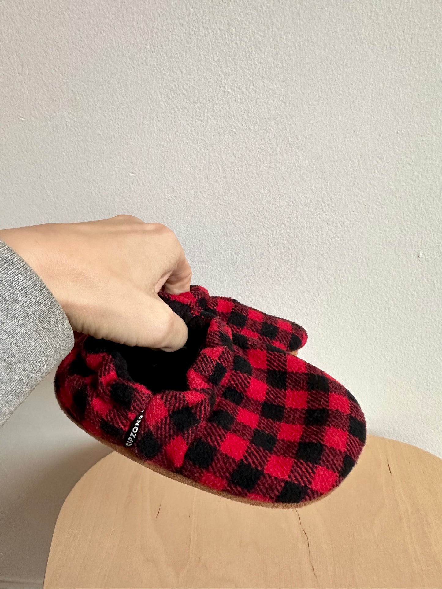 Buffalo Plaid Slippers / Size 8 Toddler