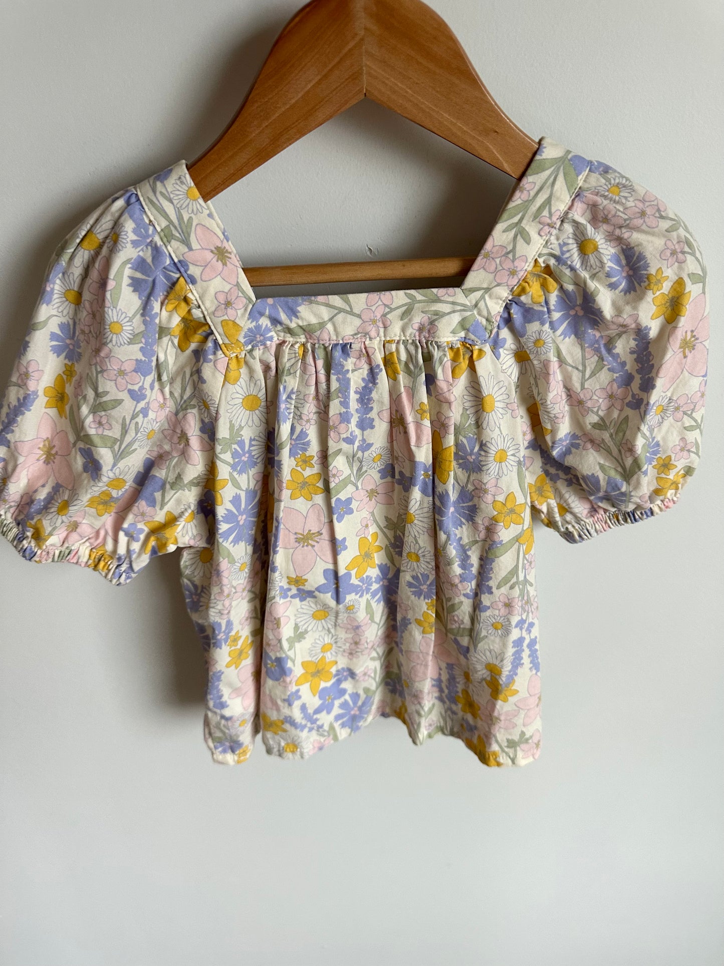 Floral Puff Sleeve Top / 6 years