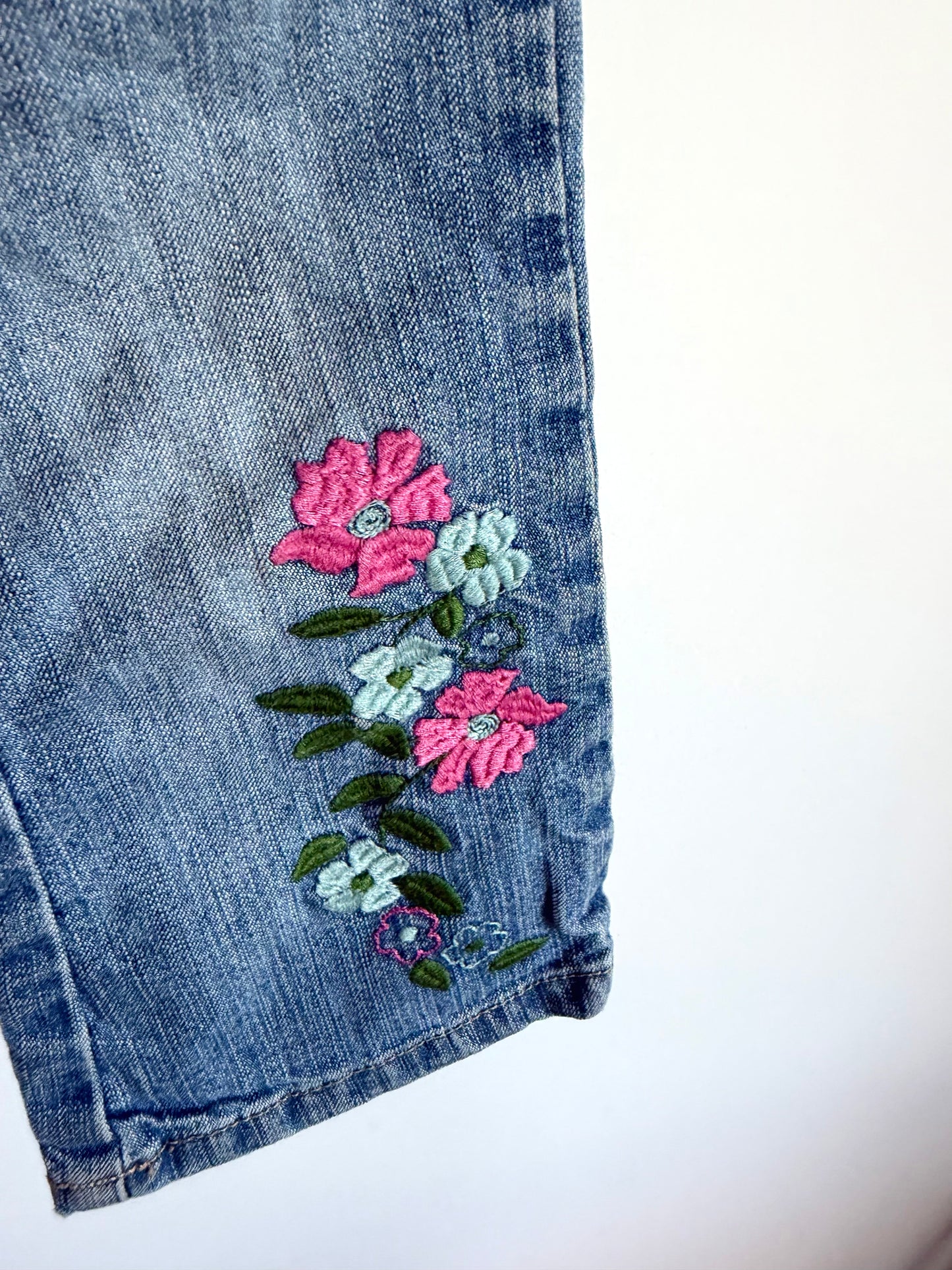Floral Embroidered Jeans with Adjustable Waist / 2T