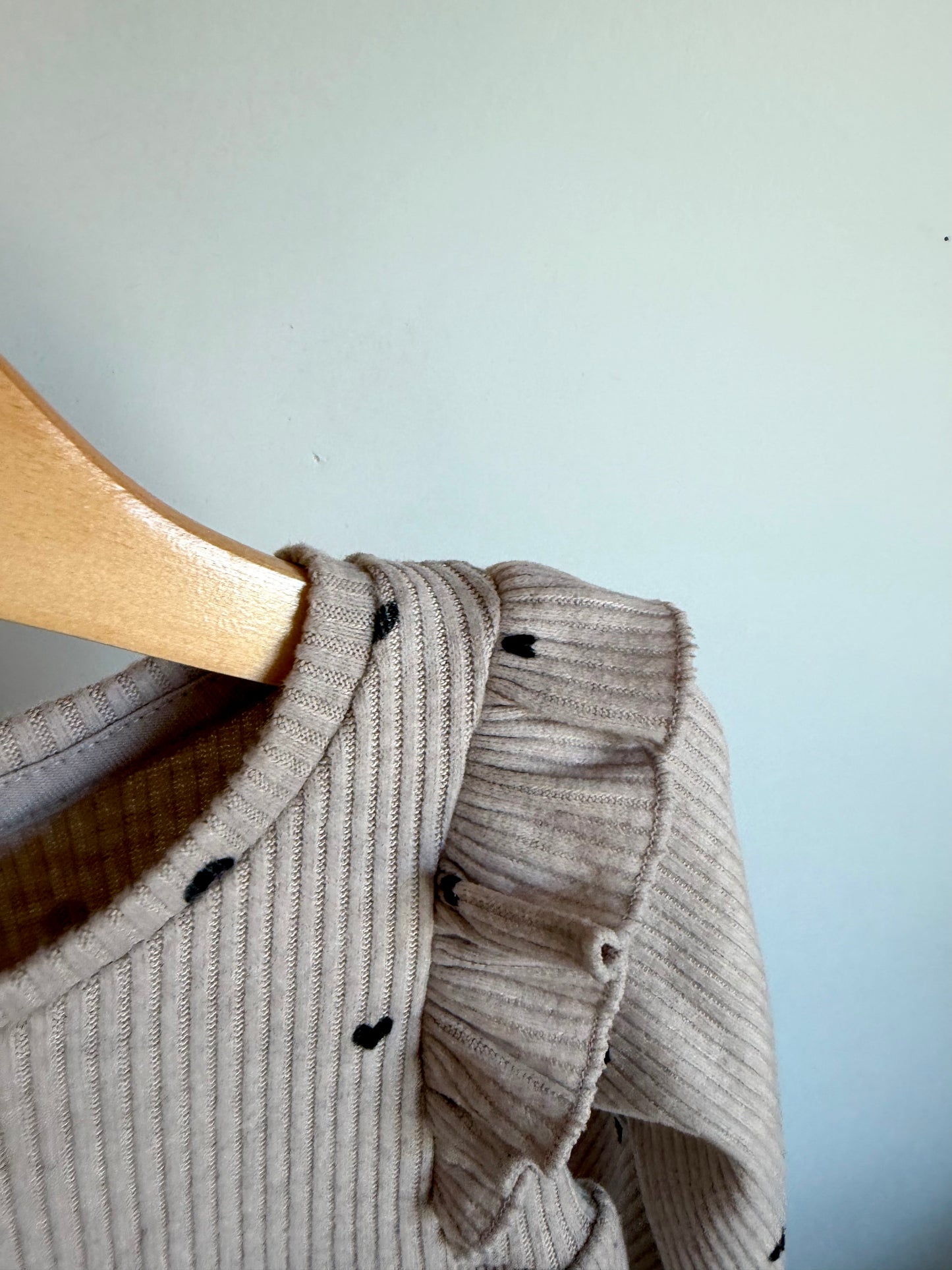 Ribbed Tan Heart Dress / 18-24m