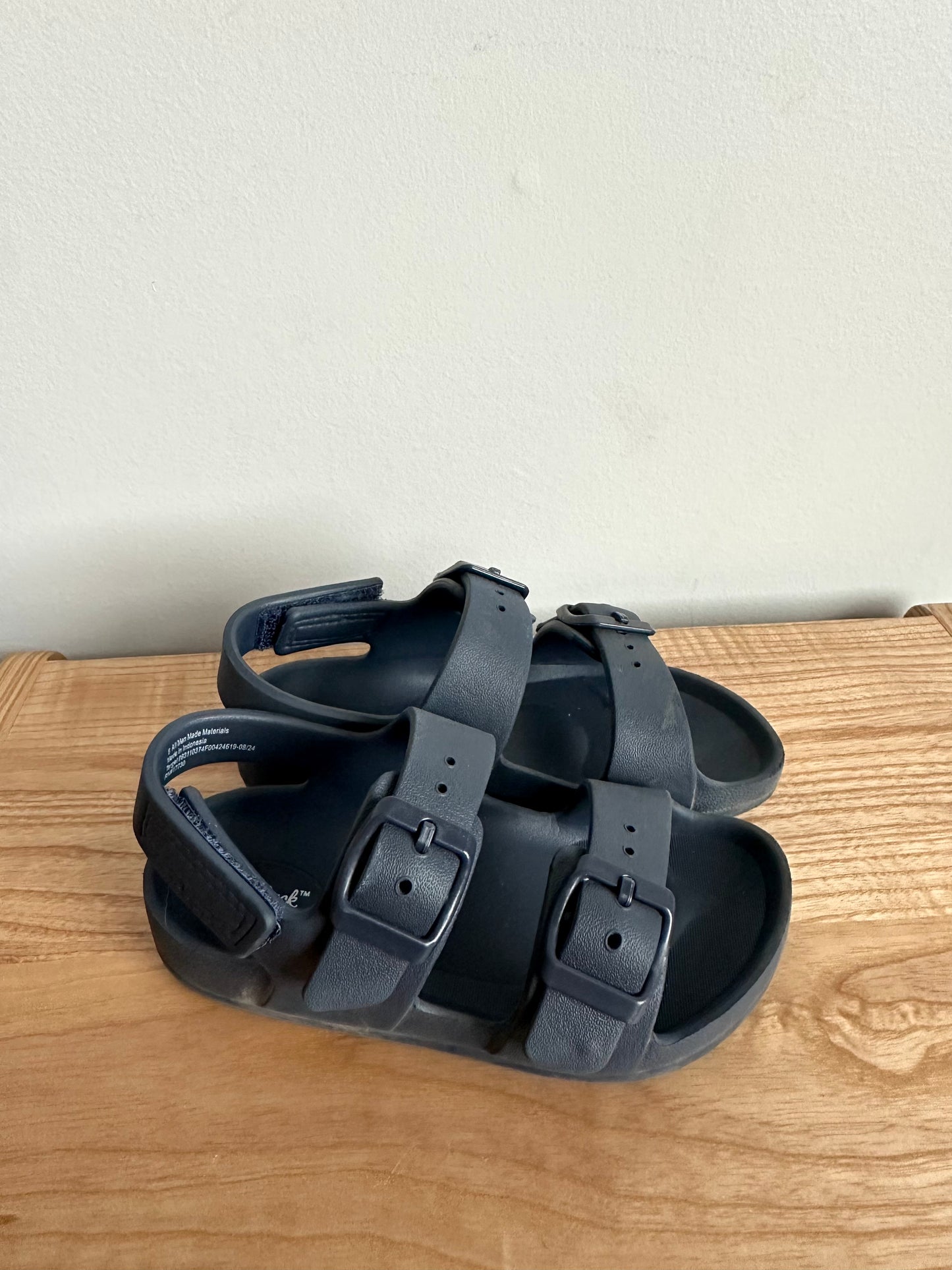 Navy Strap Sandals / Size 8 Toddler