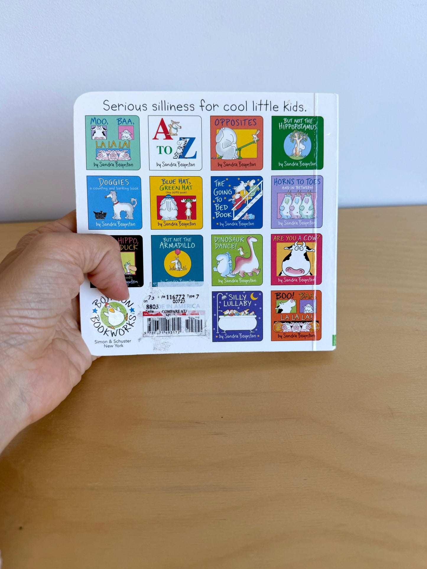 A To Z Board Book / 0-2 years