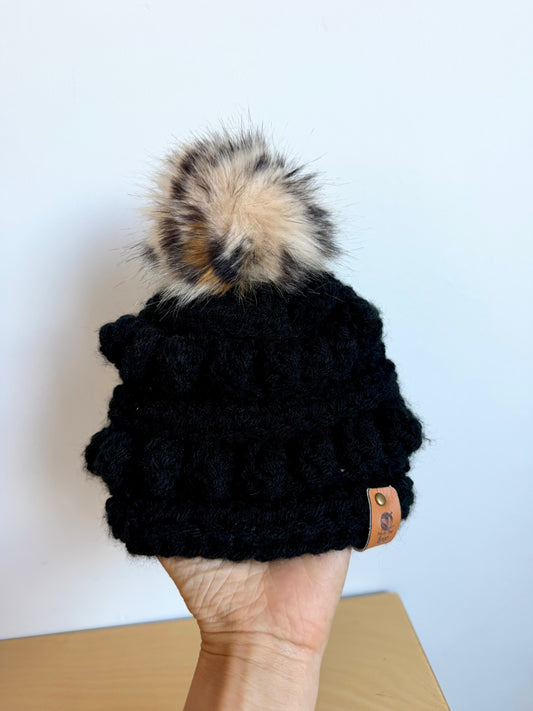 Pom Pom Black Toque / 6-12m?