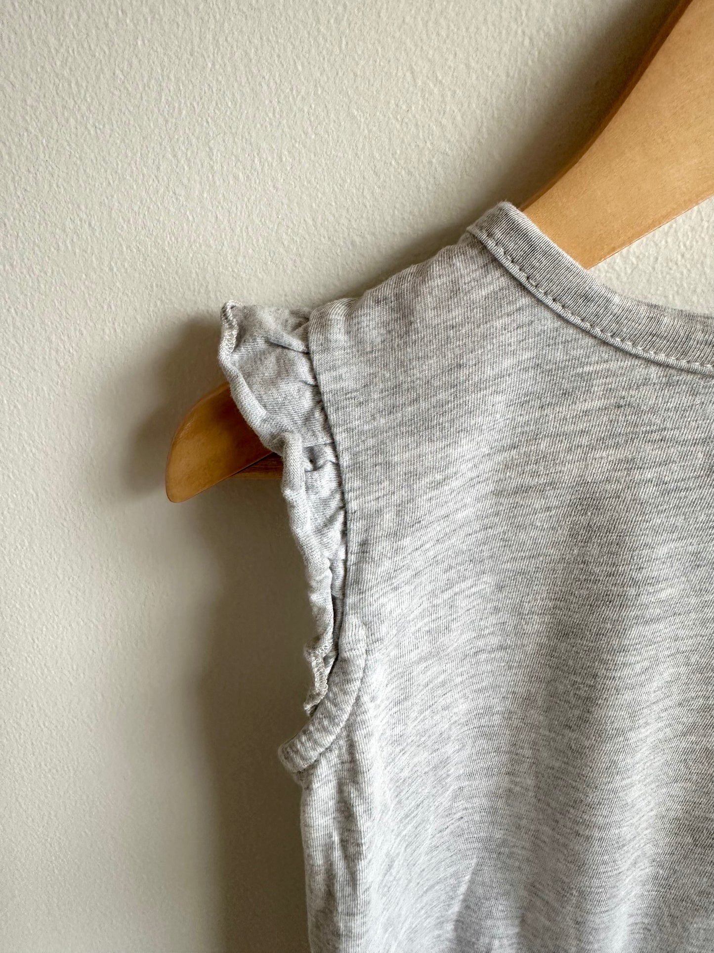 Grey Top with Sleeve Ruffles / 4T