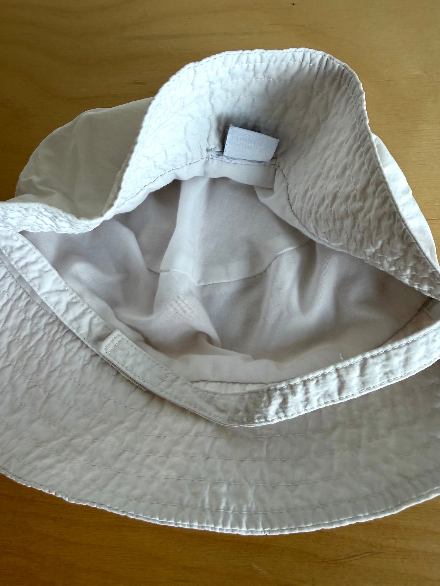 White Bucket Hat / 12m